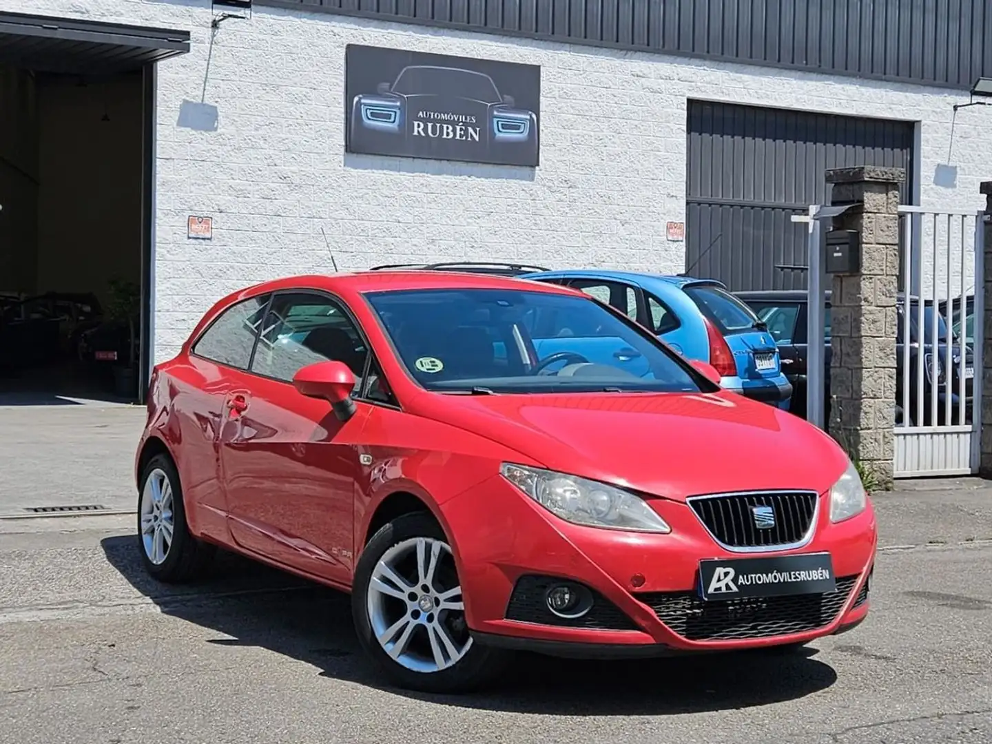 SEAT Ibiza Nuevo  SC 1.6 TDI 90cv Copa DPF Rojo - 1