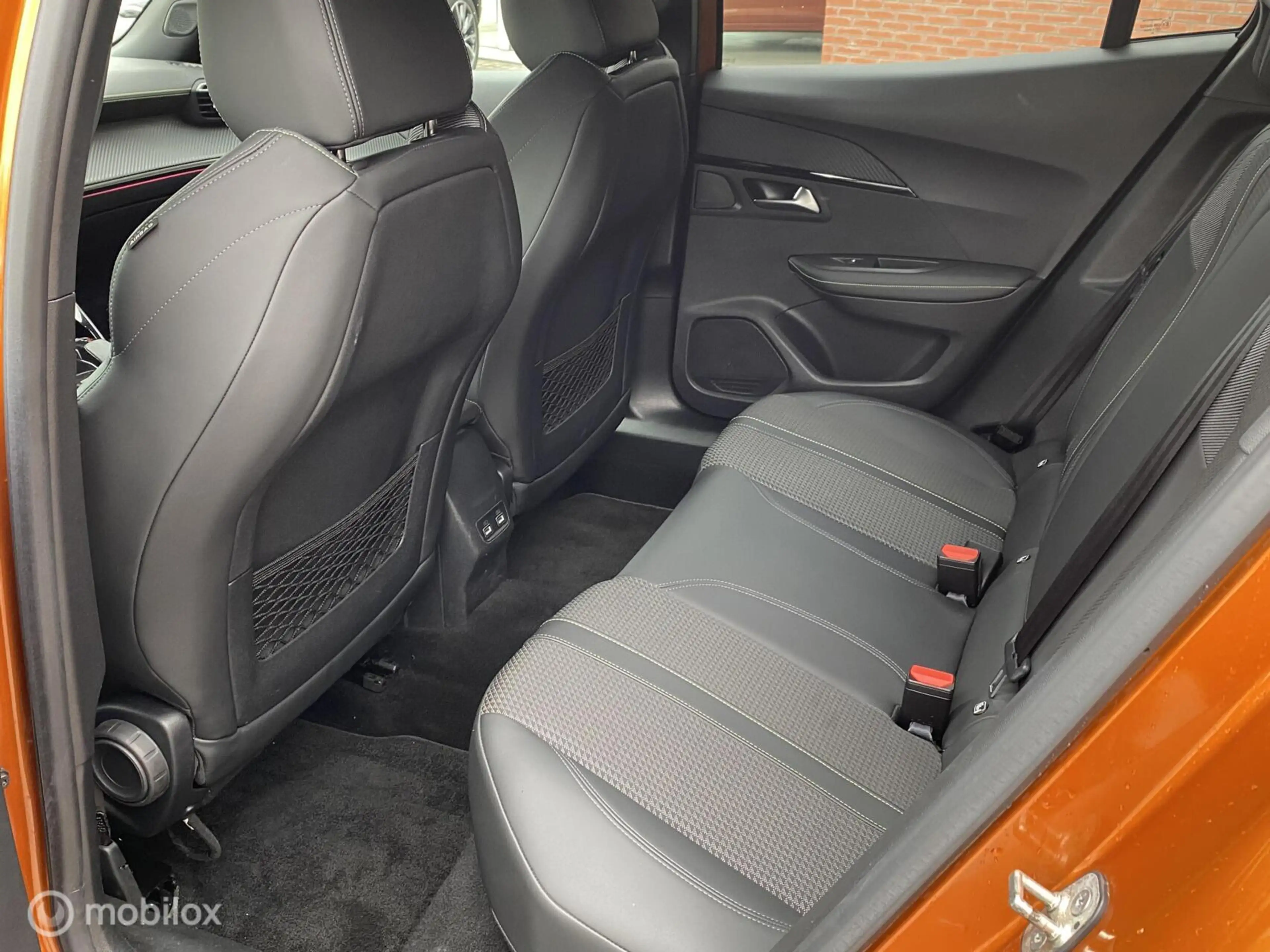 Peugeot 2008 1.2 PureTech Active | Trekhaak | Cruise | Climate — photo 17