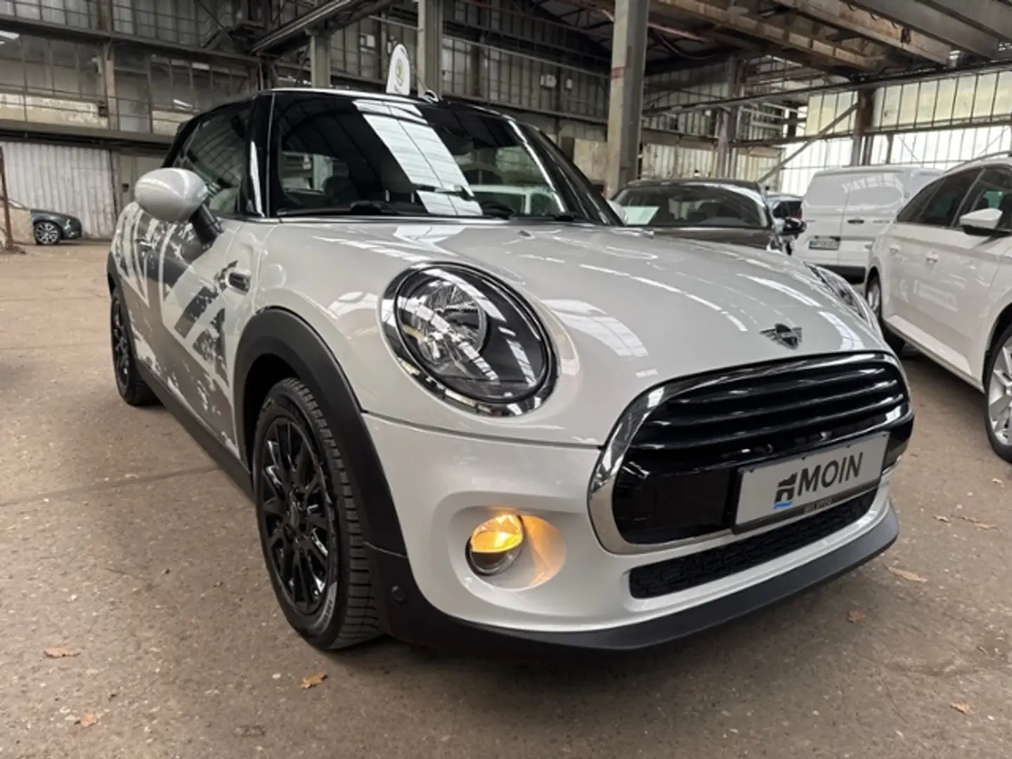 MINI Cooper Cabrio 1.6 Navi SHZ PDC Silber - 2