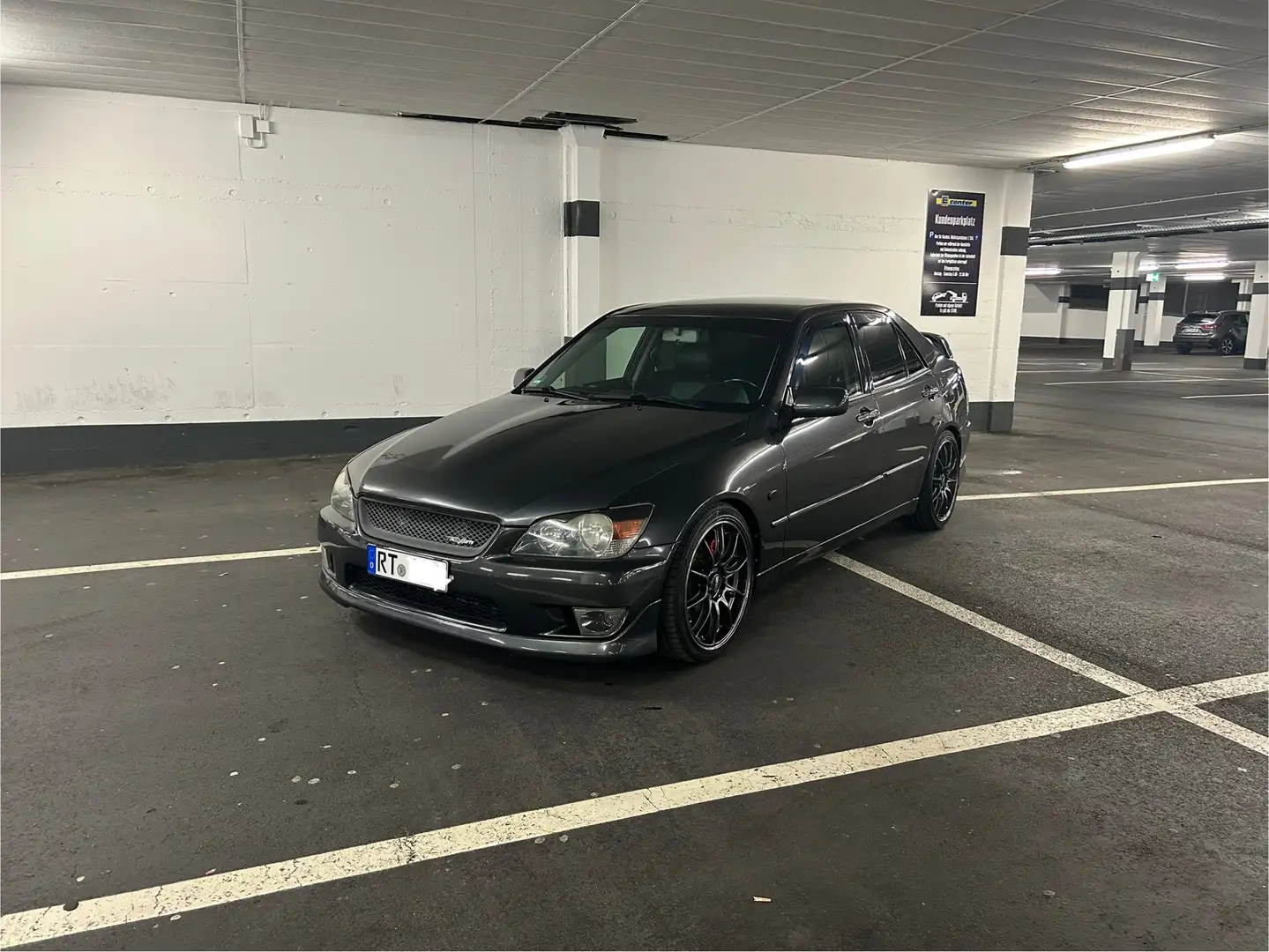 Lexus IS 200 Limited - 1