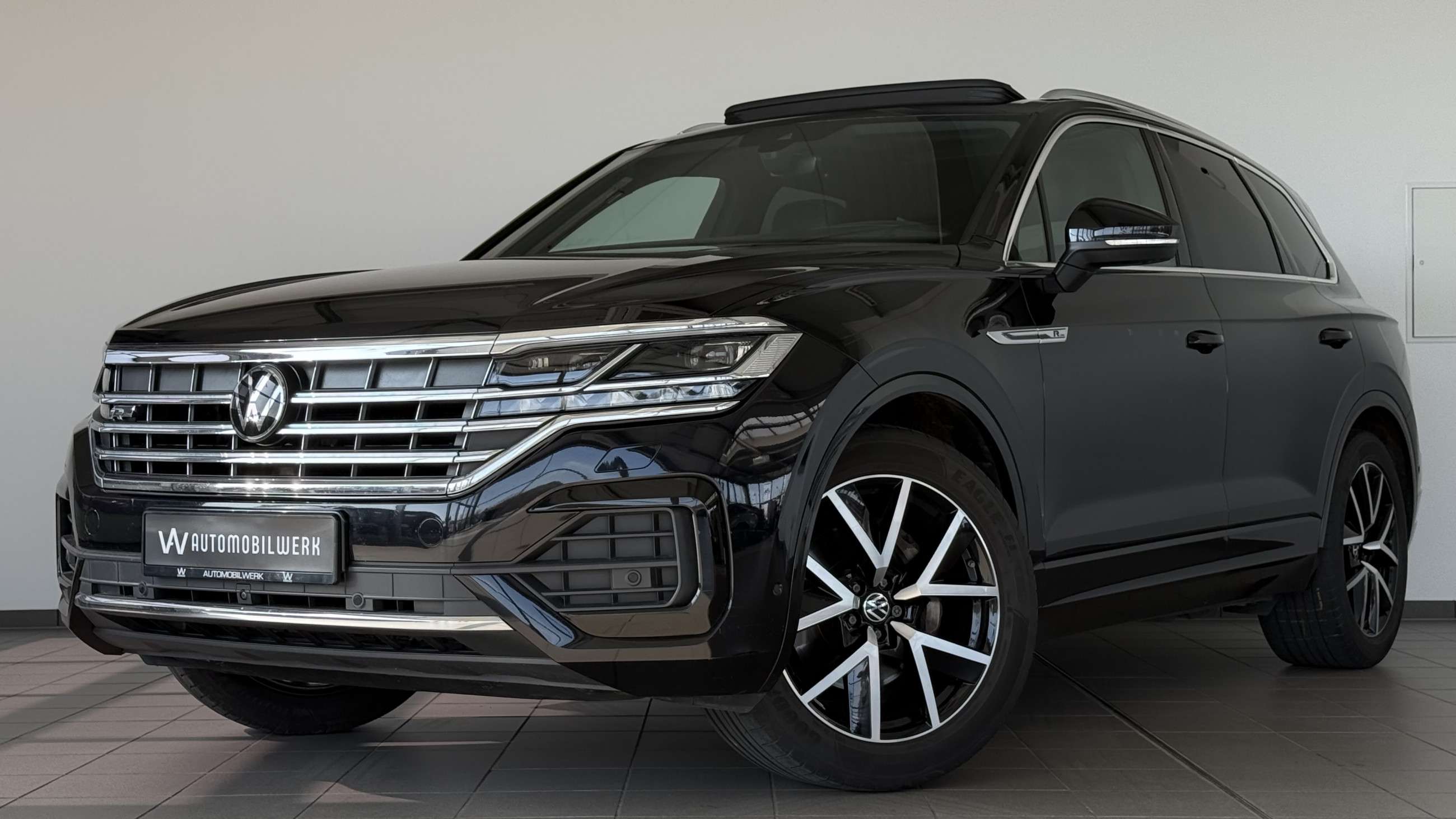 Second hand Volkswagen Touareg 3.0 TDI