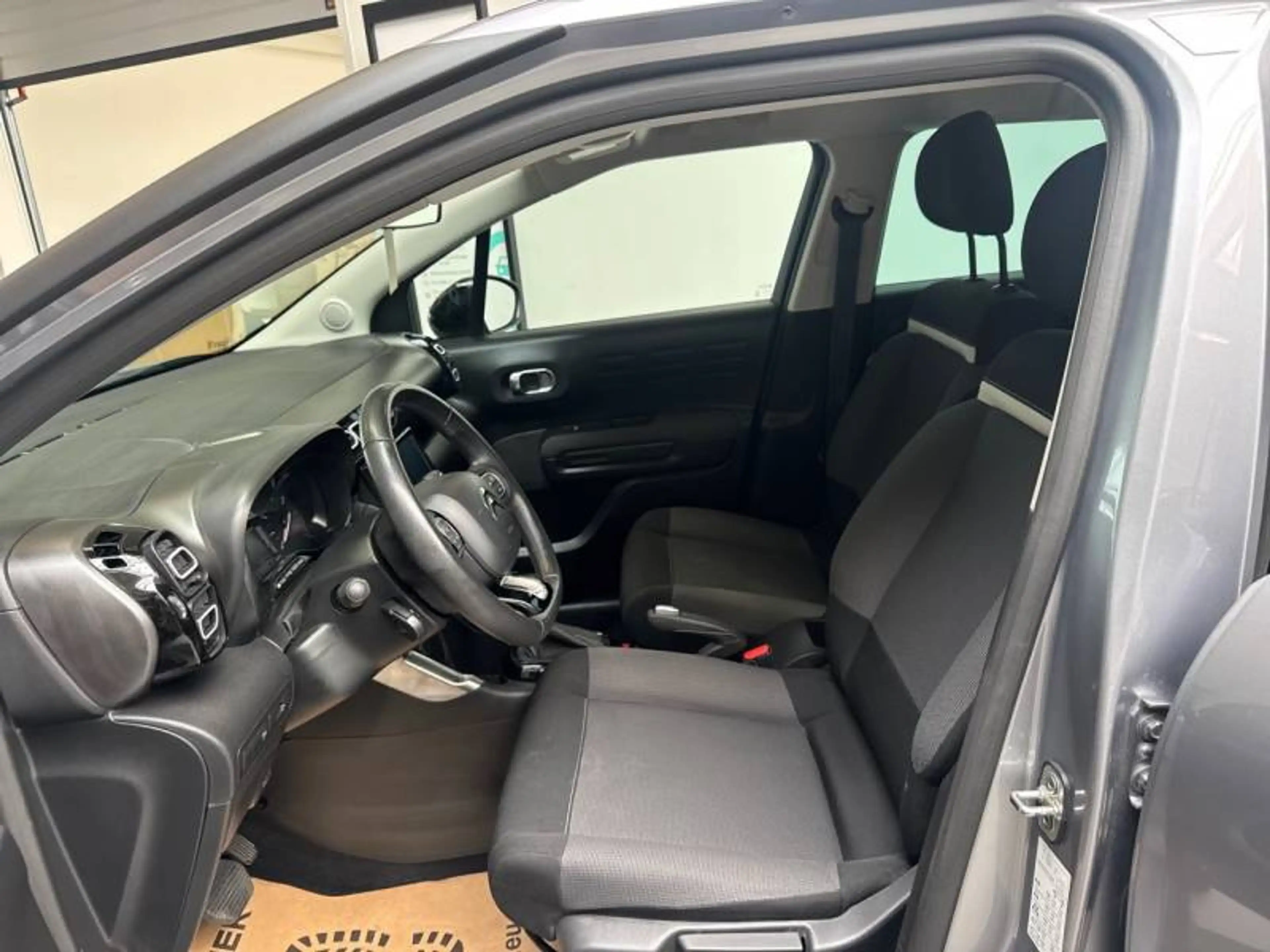 Citroen C3 Aircross 1 1.2 PureTech 130 S&S EAT6 Feel — photo 9