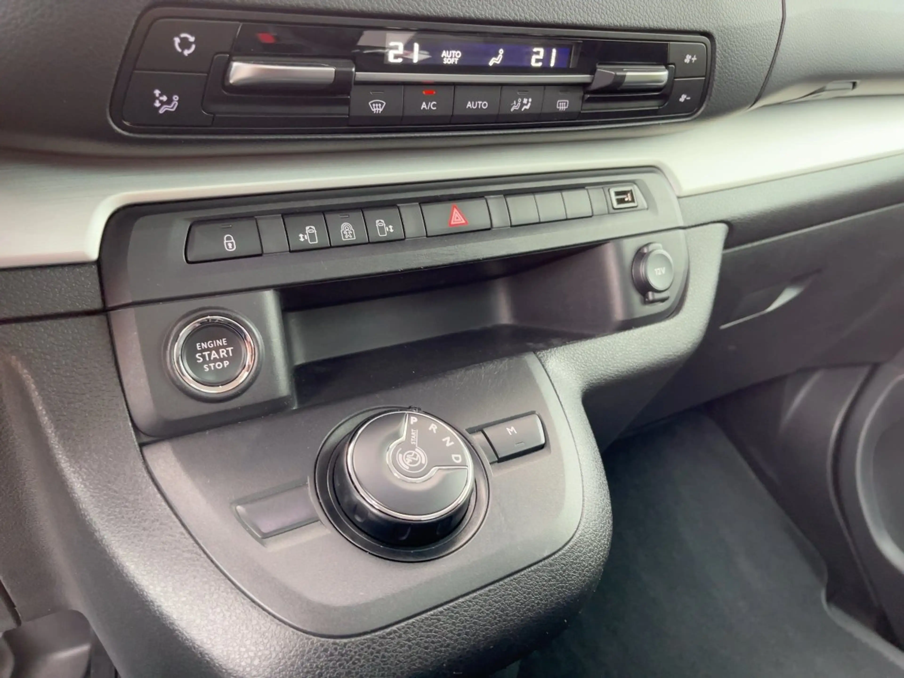 Toyota Proace Verso 2.0 D-4D L1 Executive AHK*StandHz — photo 19
