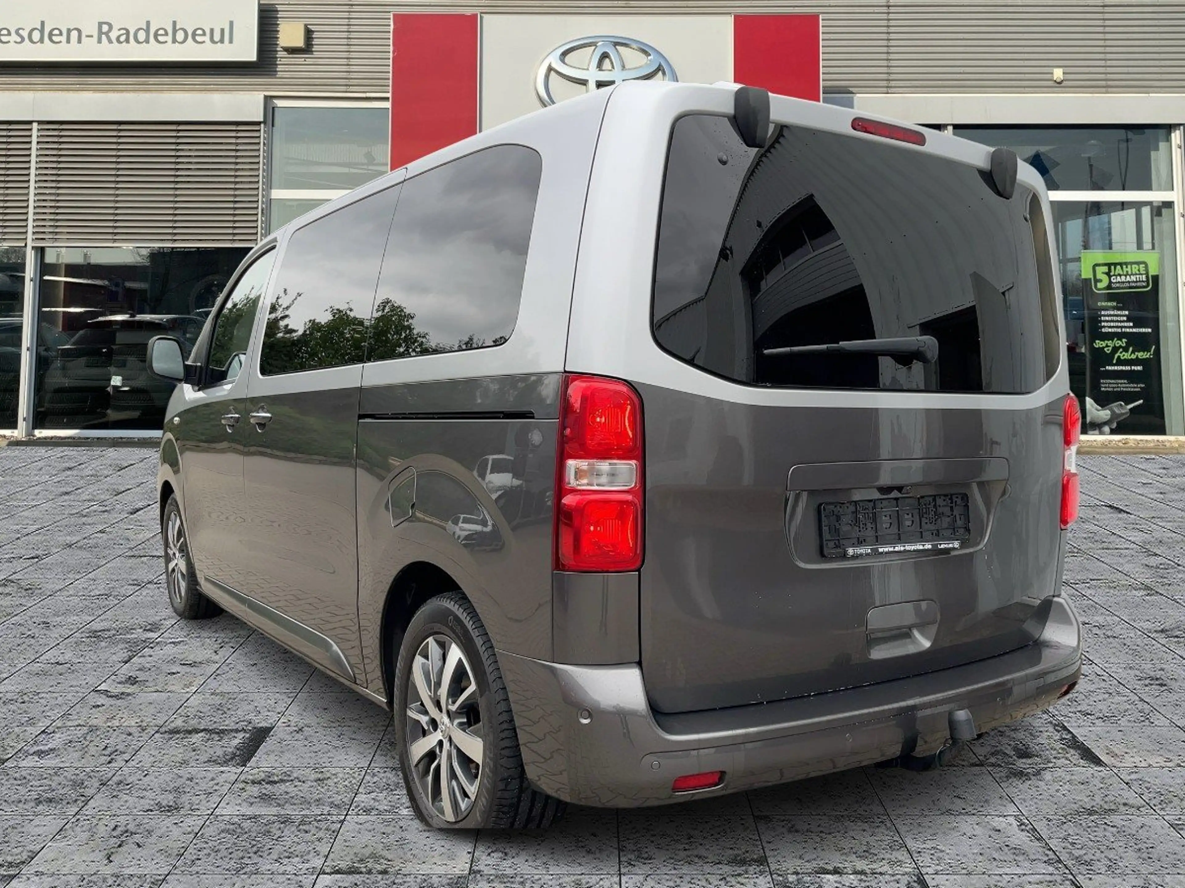 Toyota Proace Verso 2.0 D-4D L1 Executive AHK*StandHz — photo 7