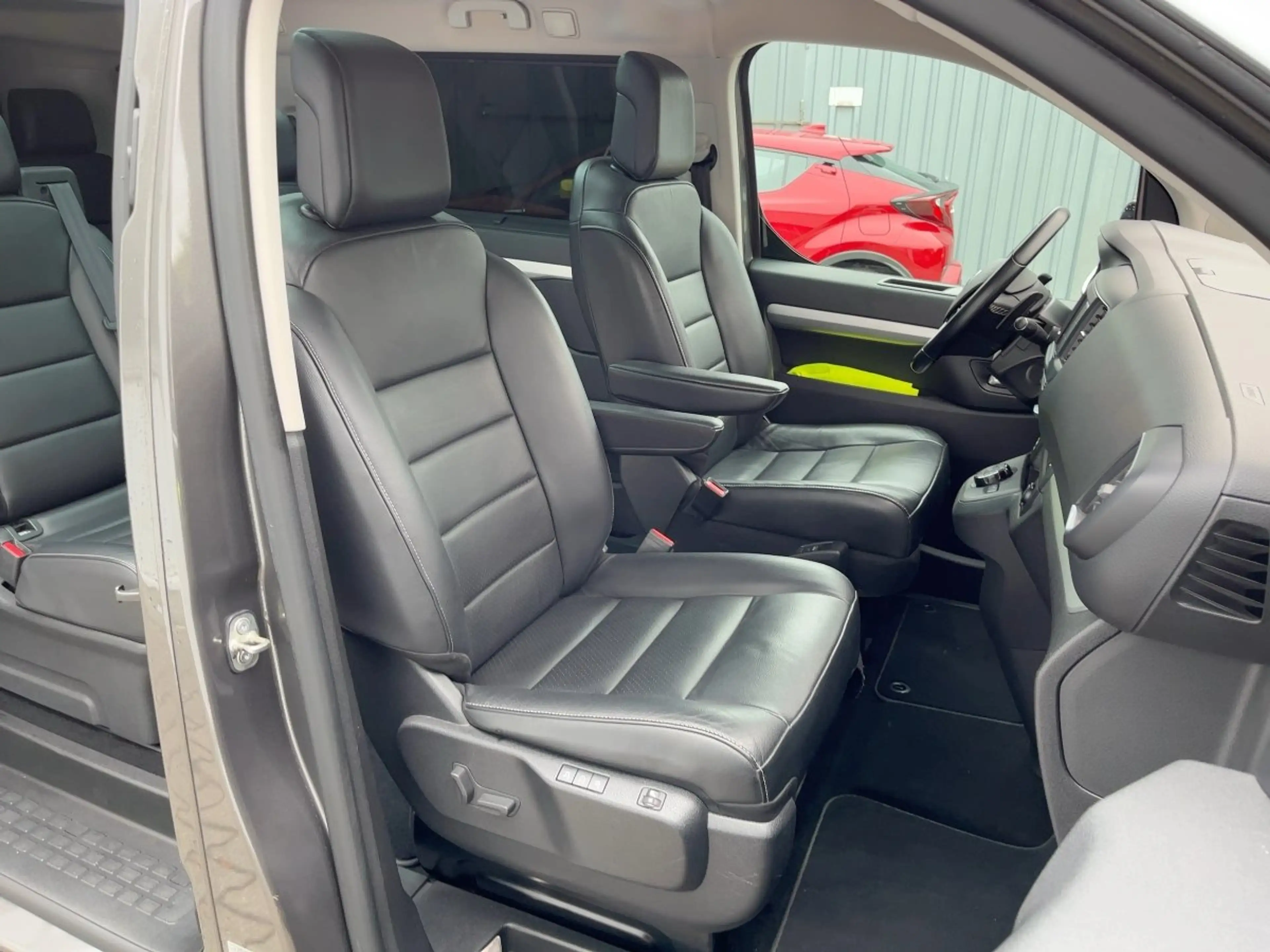 Toyota Proace Verso 2.0 D-4D L1 Executive AHK*StandHz — photo 13