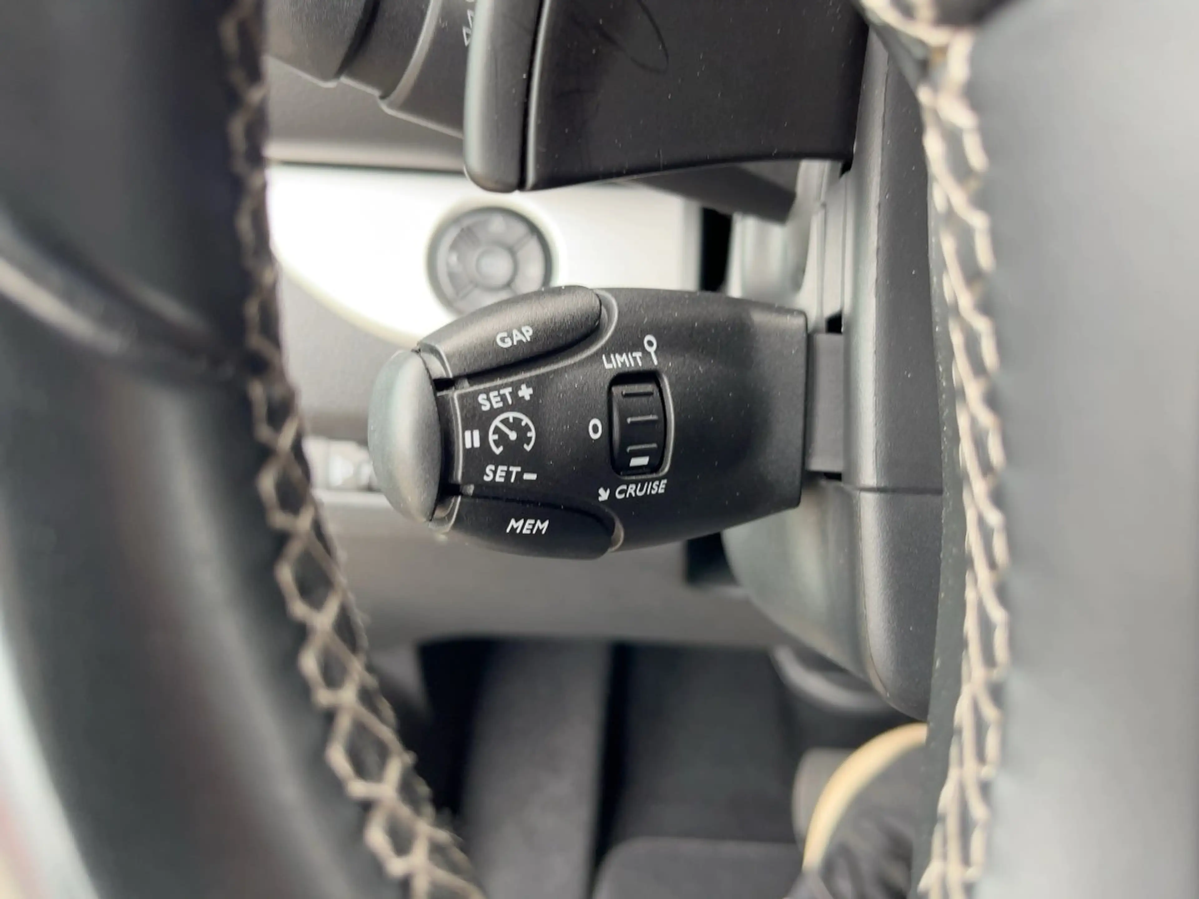 Toyota Proace Verso 2.0 D-4D L1 Executive AHK*StandHz — photo 16