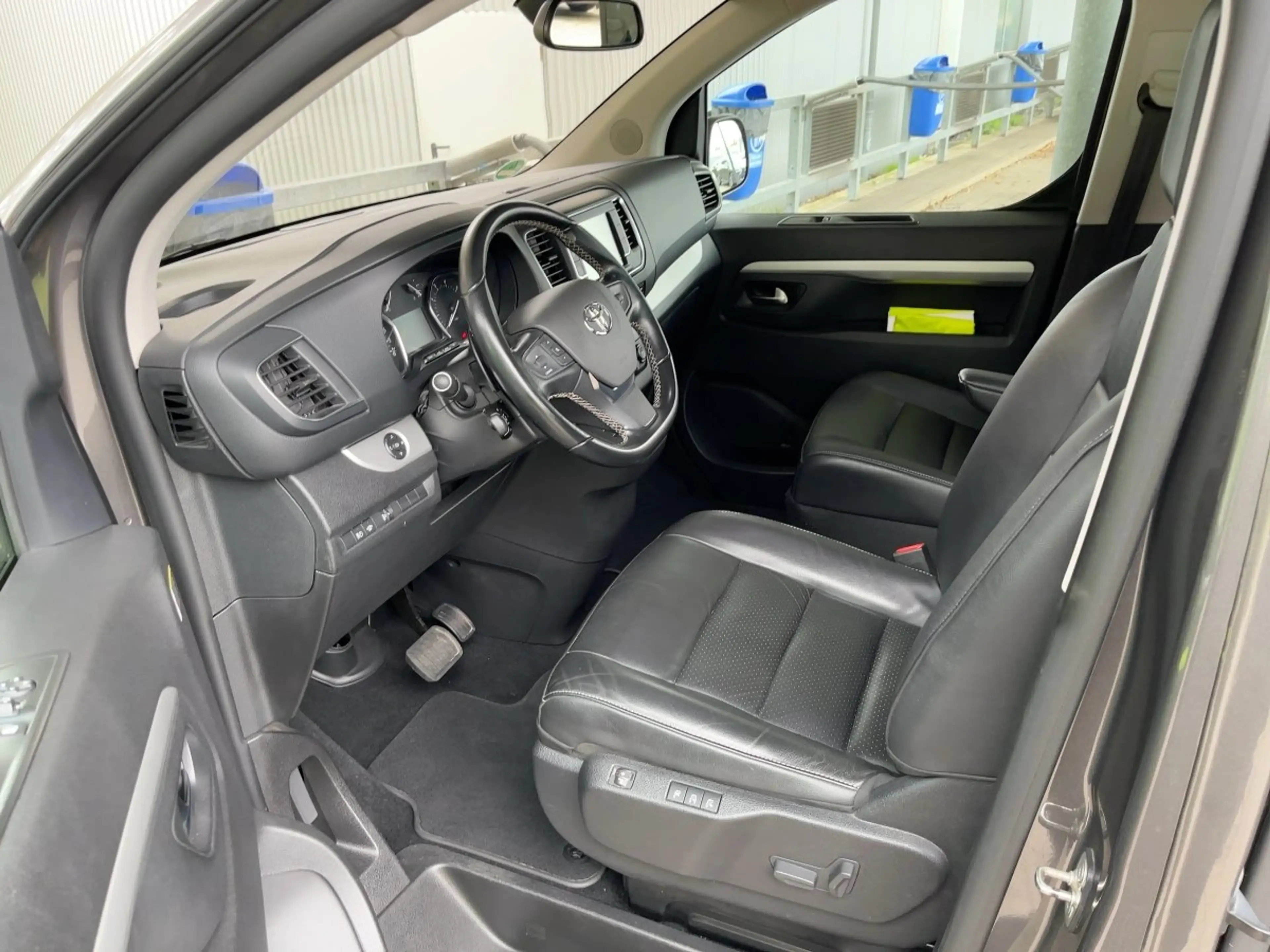 Toyota Proace Verso 2.0 D-4D L1 Executive AHK*StandHz — photo 10