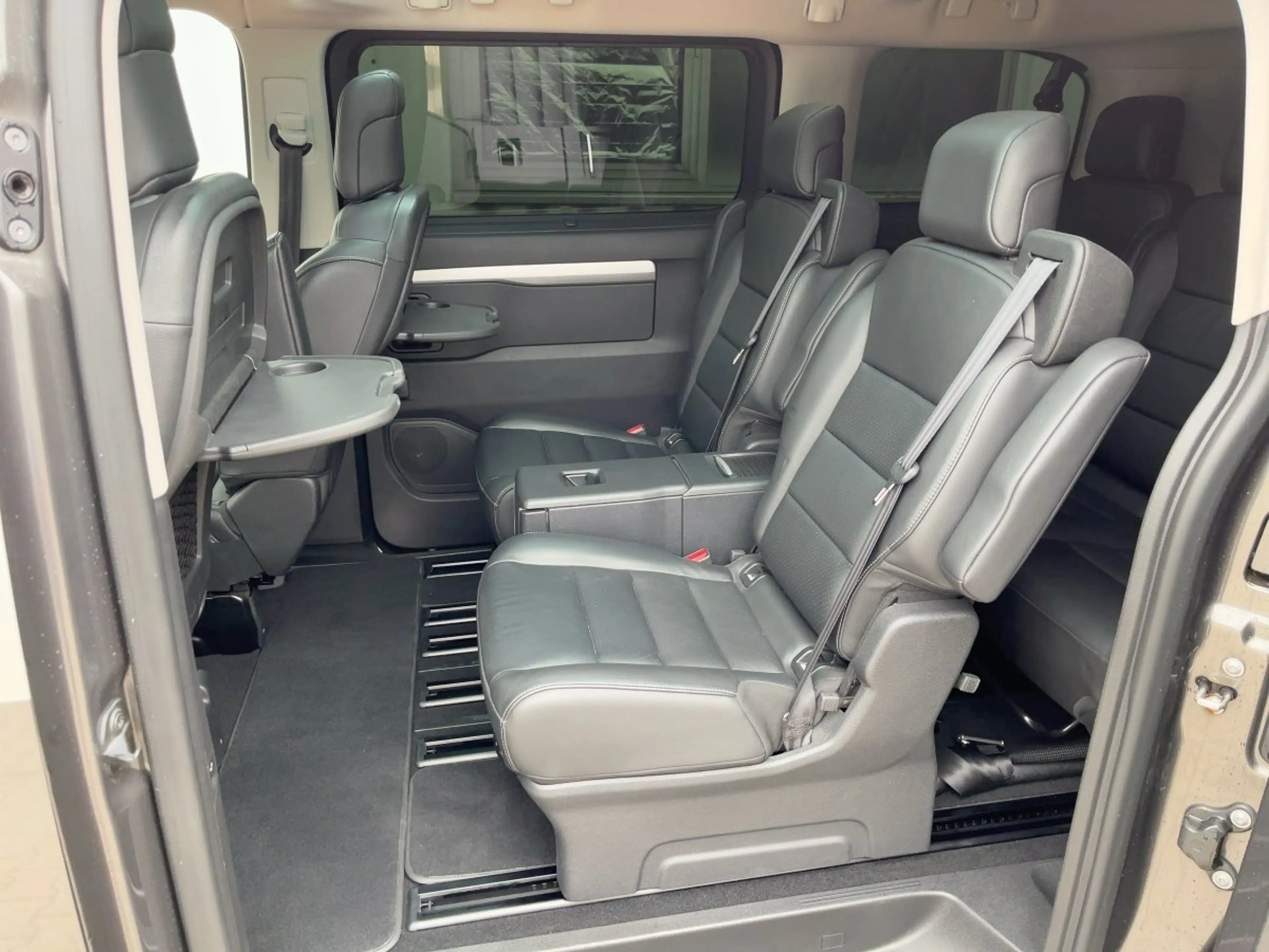 Toyota Proace Verso 2.0 D-4D L1 Executive AHK*StandHz — photo 11