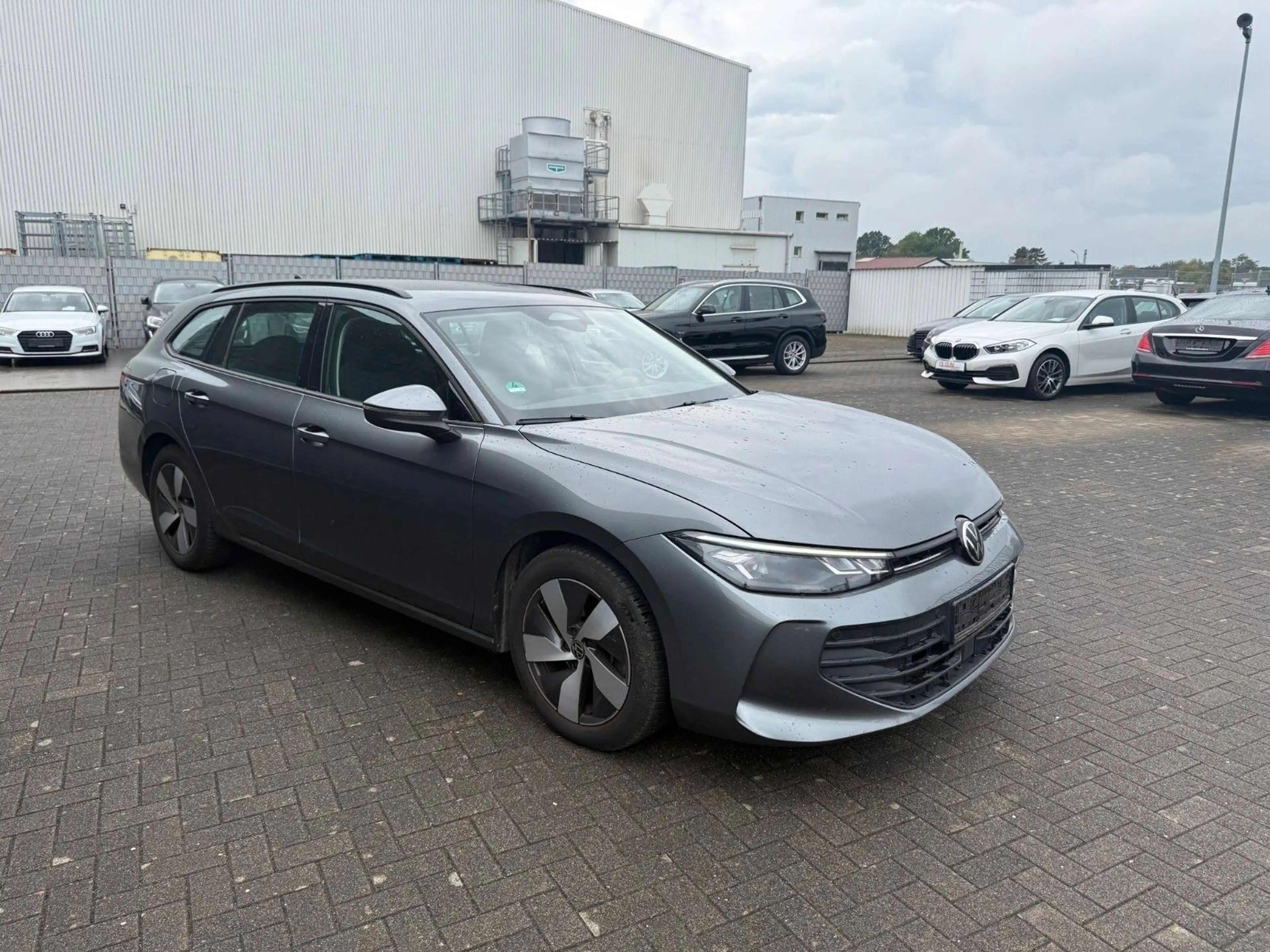 Volkswagen Passat Variant 1.5 eTSI *CAM*ACC*SHZ*ALU* — photo 2