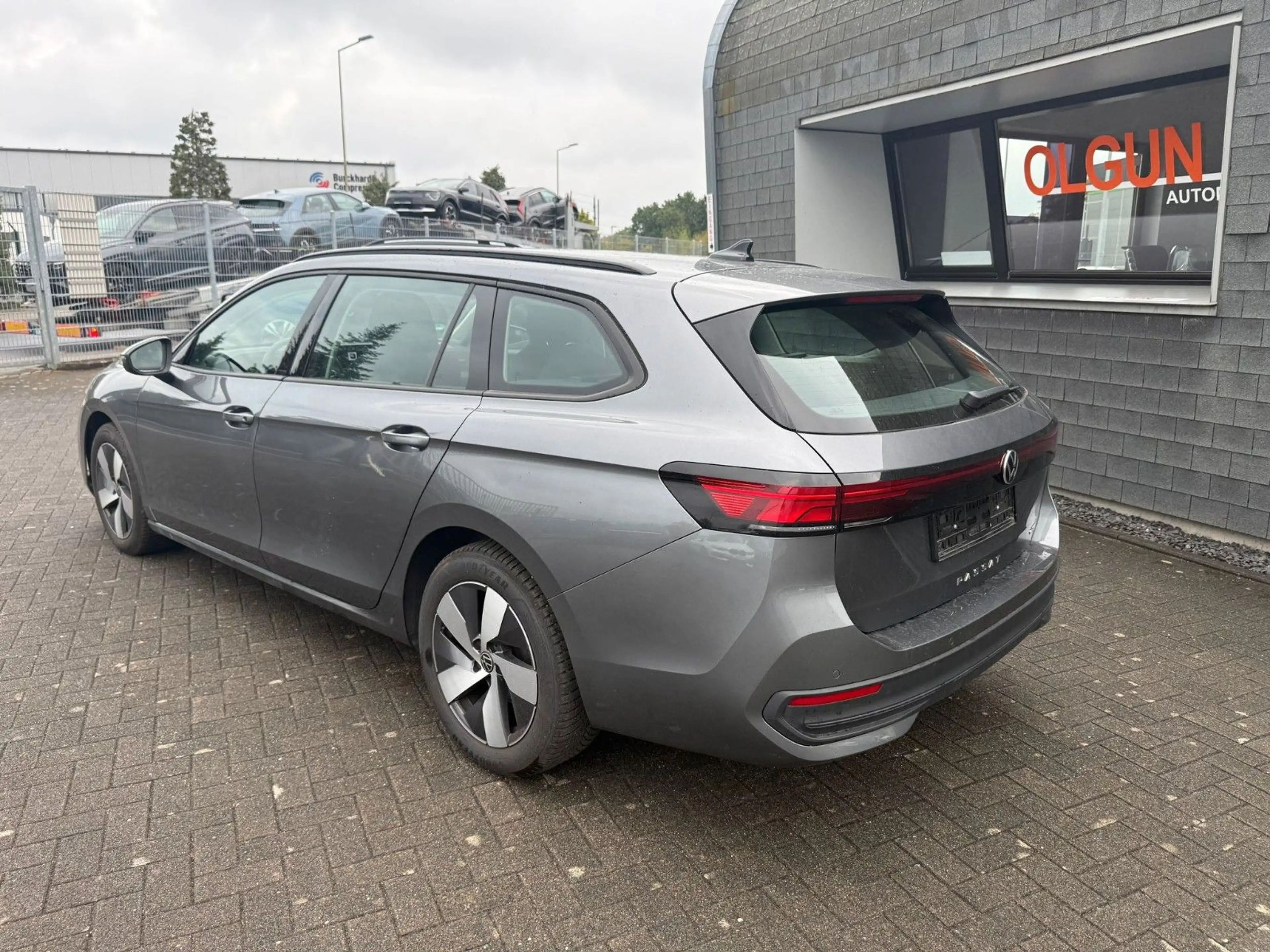 Volkswagen Passat Variant 1.5 eTSI *CAM*ACC*SHZ*ALU* — photo 4