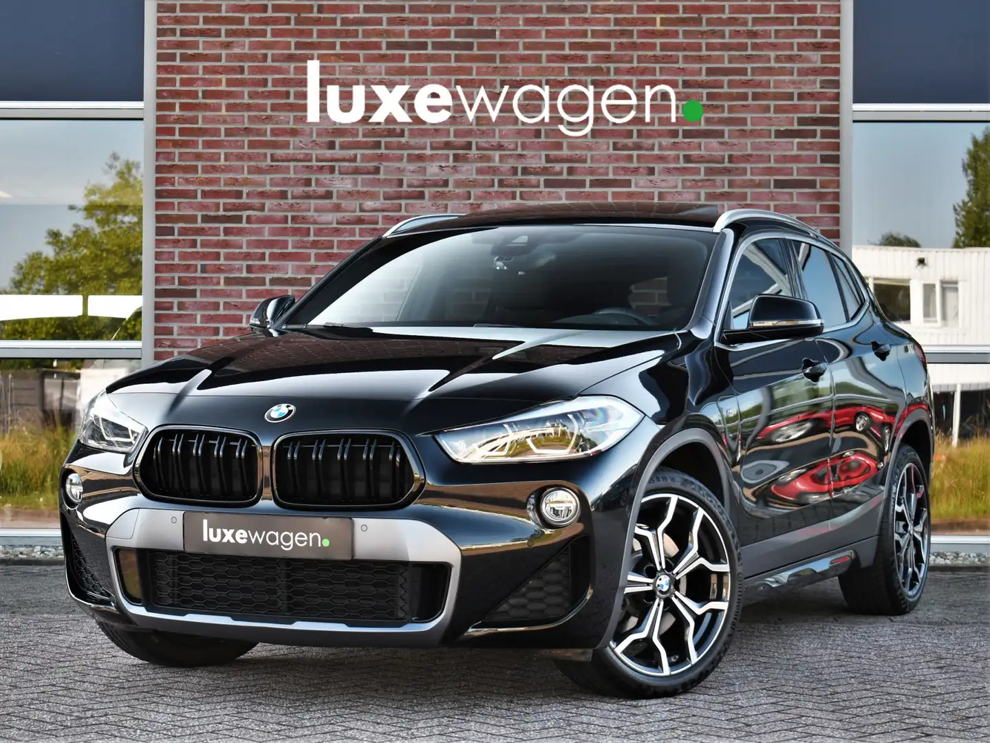 BMW X2 sDrive20i 192pk M-Sport X Pano HUD 19inch Adp-LED Noir - 1