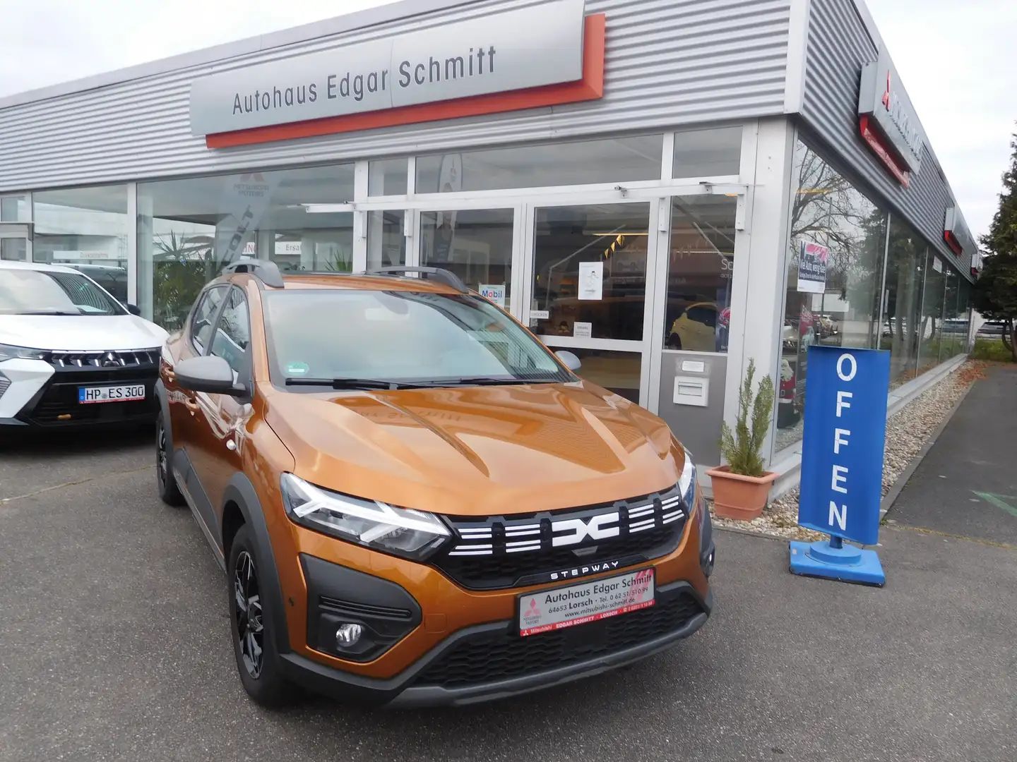 Dacia Sandero Stepway TCe 90 CVT Expression 1.Hand Schiebedach Orange - 1
