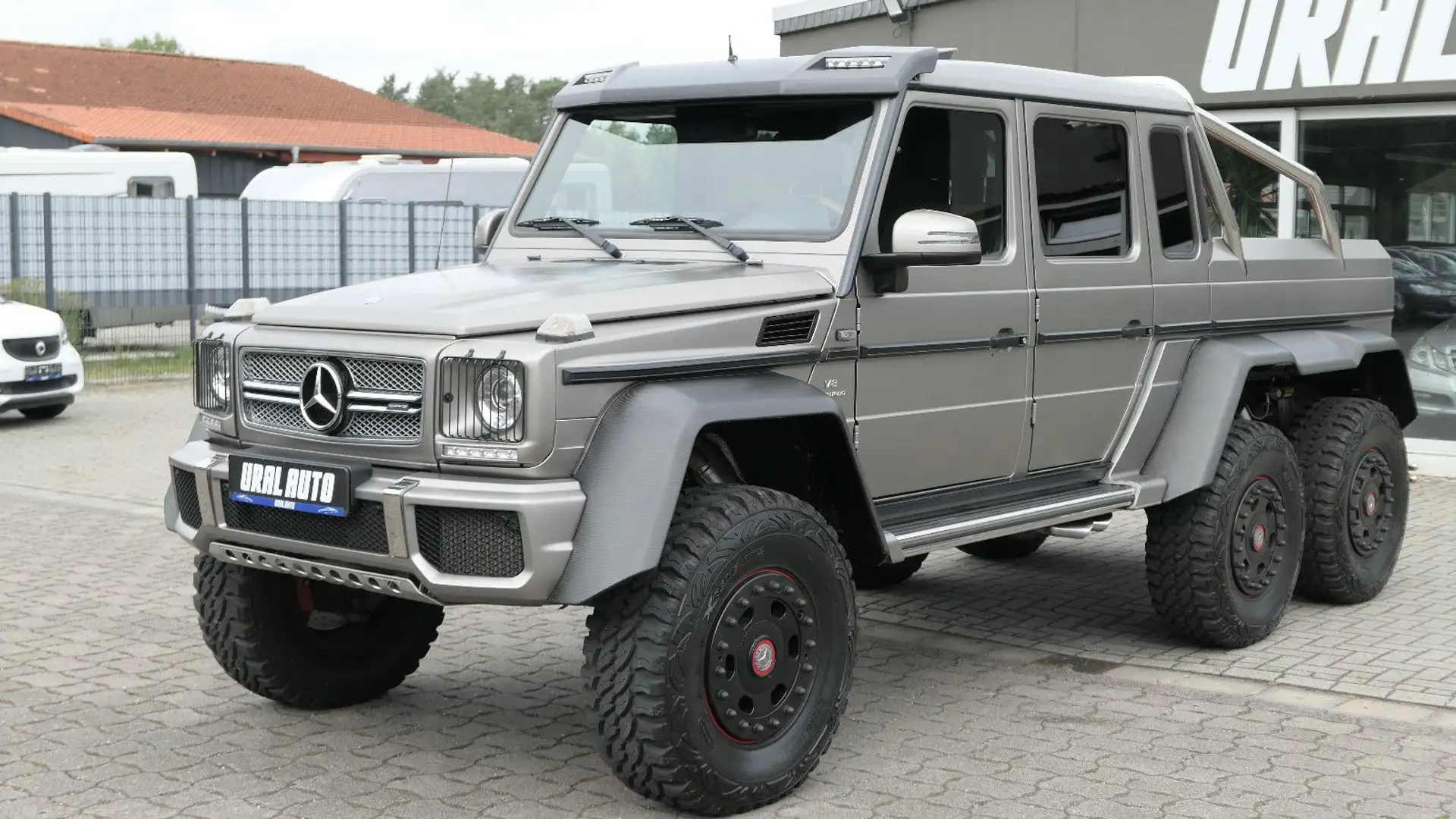 Mercedes-Benz G 63 AMG 6x6 Schiebedach/4xSitze/Original 6x6! Šedá - 1
