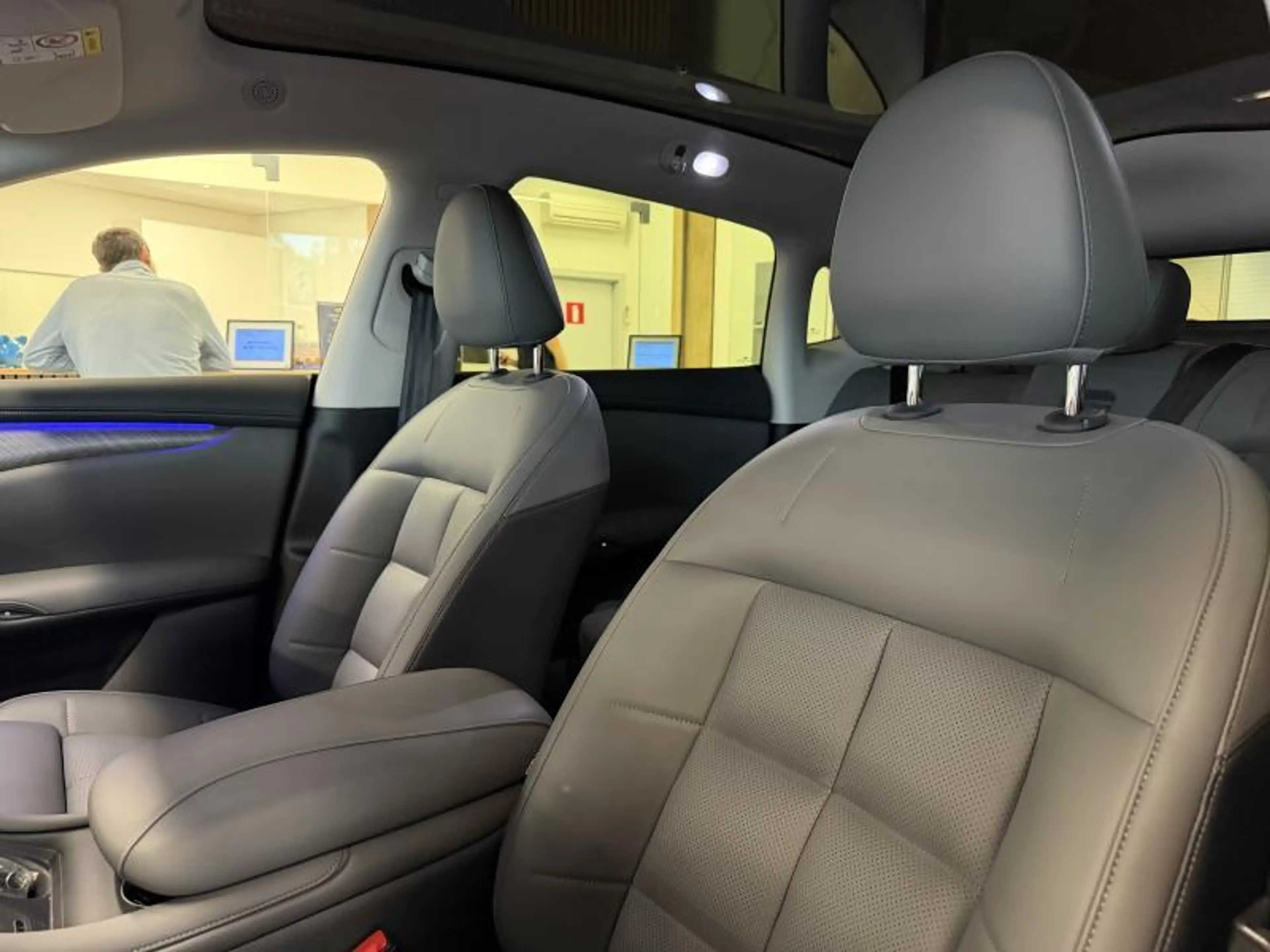 MG IM6 100kWh Performance AWD | FULL OPTION - DEMO — photo 13
