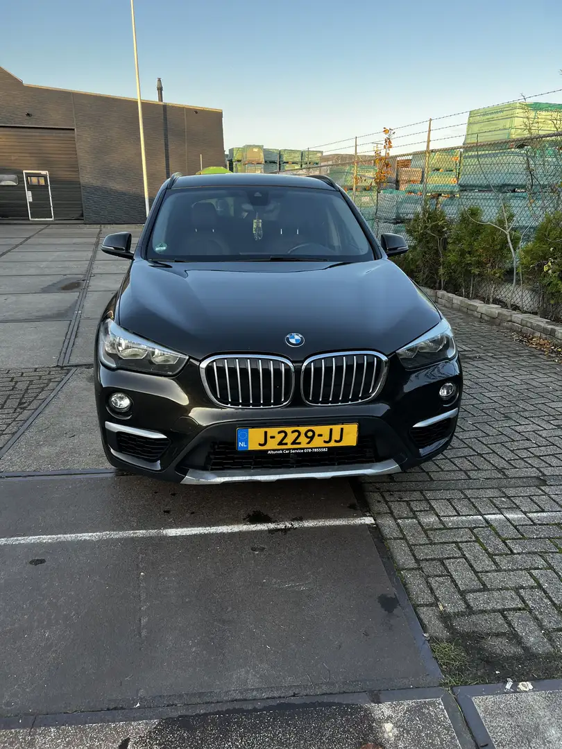 BMW X1 xdrive Bruin - 1