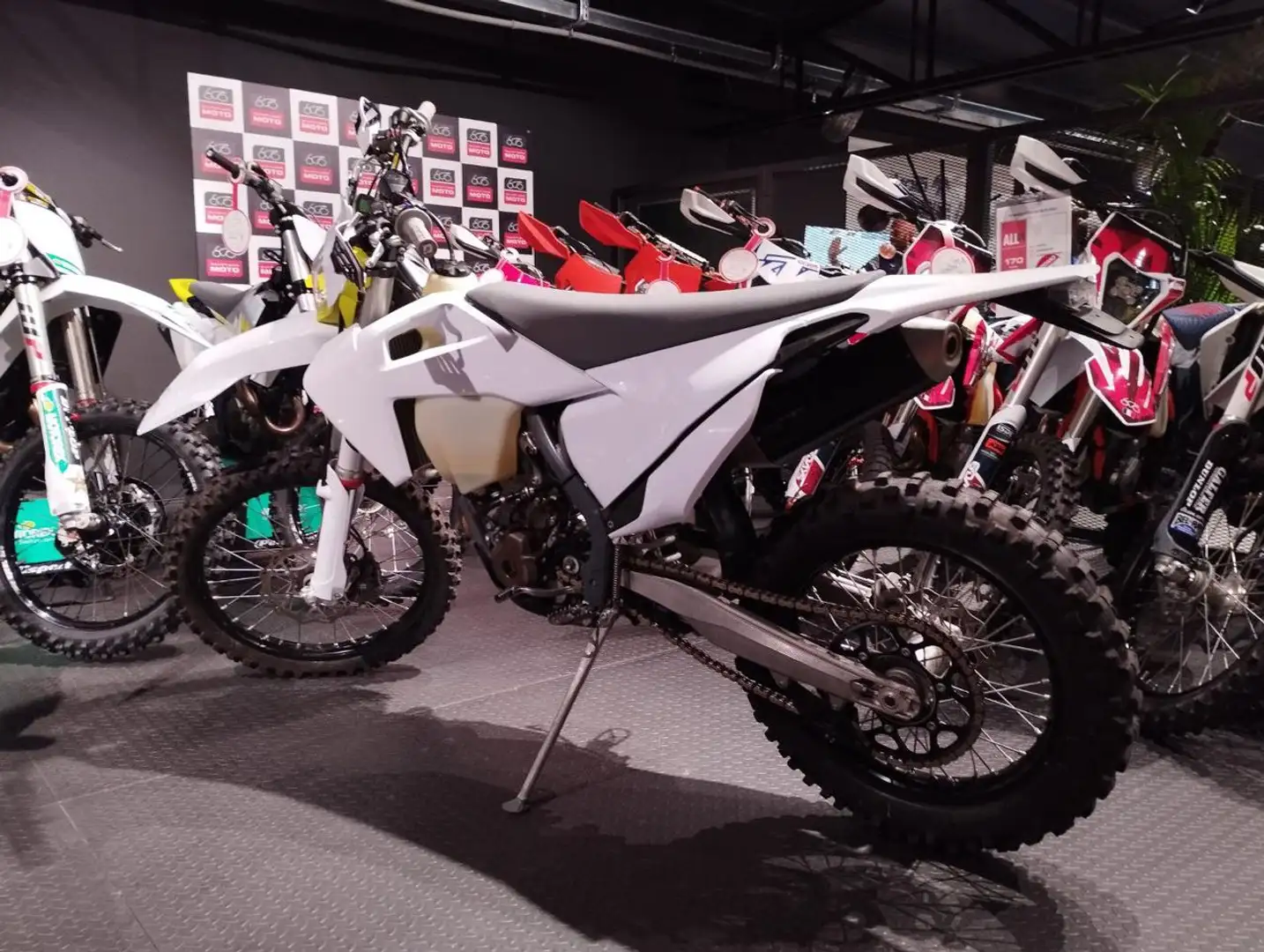 Husqvarna TE 300 TE 300 Bílá - 2
