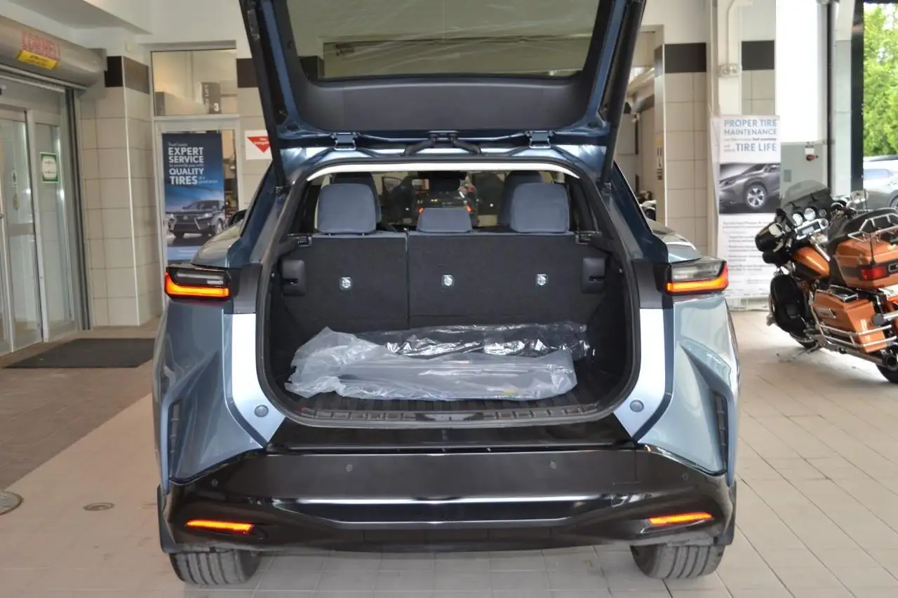Lexus RZ снимка Lexus RZ
