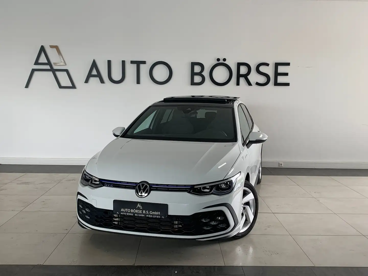 Volkswagen Golf VIII Lim 1.4 GTE NAVI*PANO*ViCo*ACC*AHK*LED Weiß - 1