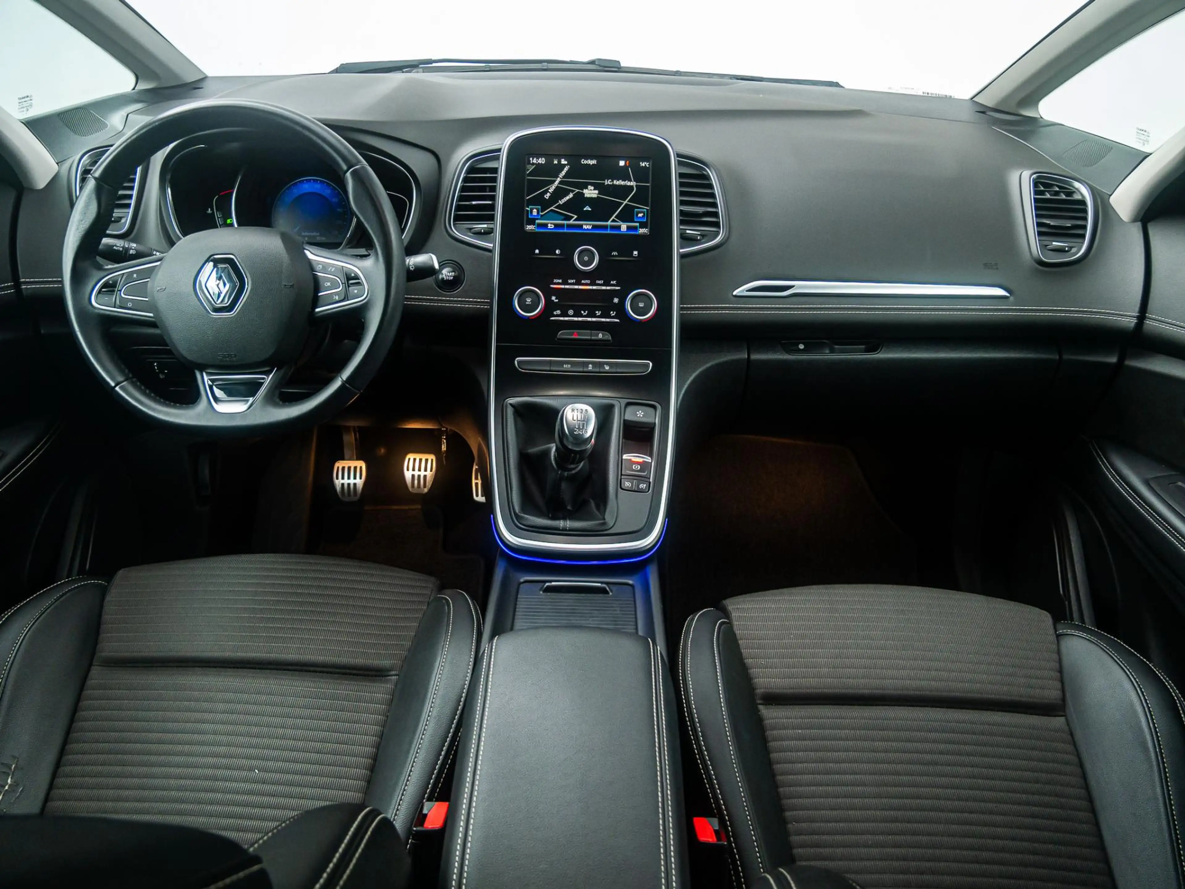 Renault Scenic 1.2 TCe Intens Camera/Half-leder/Trekhaak — photo 2