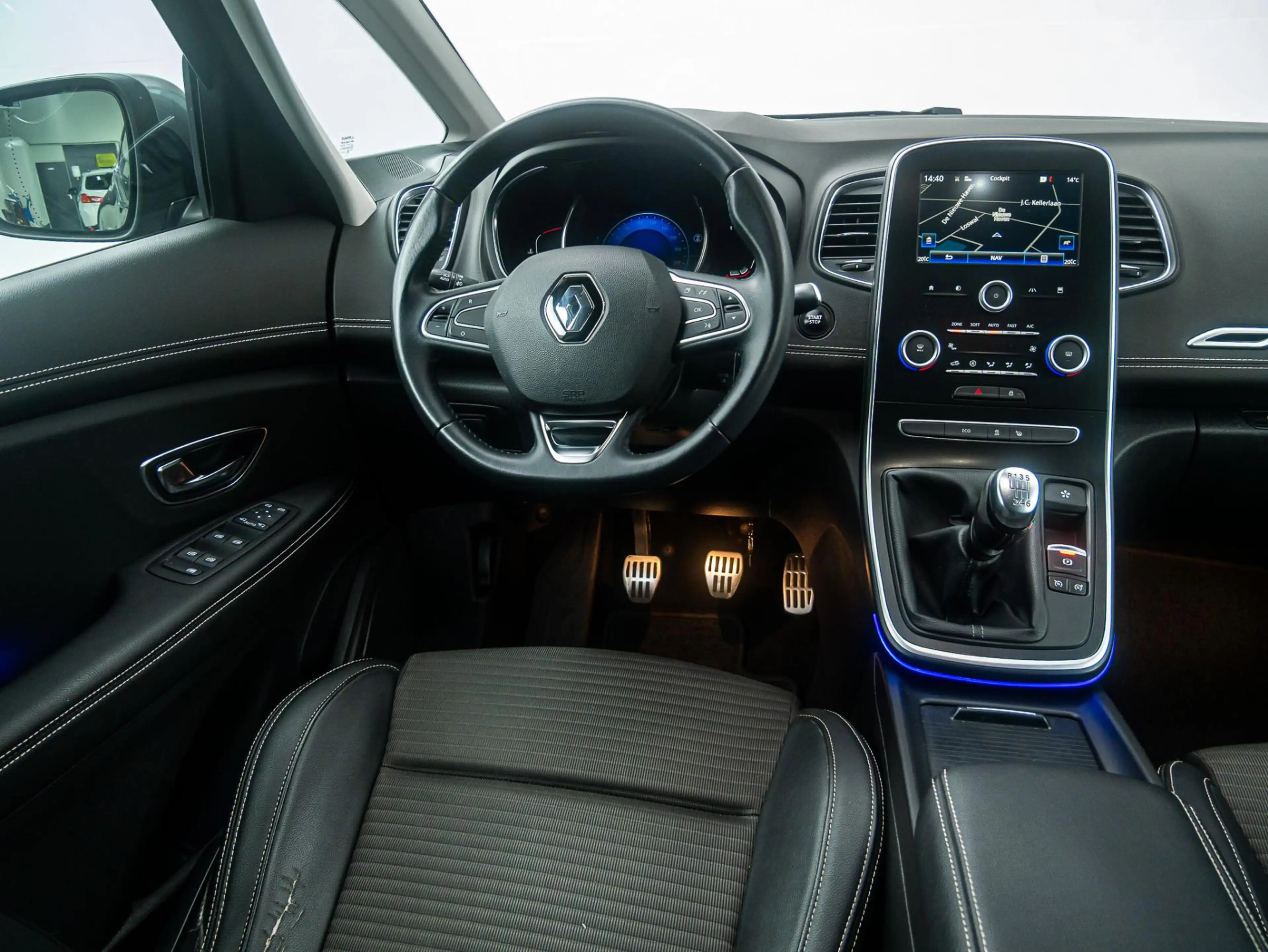 Renault Scenic 1.2 TCe Intens Camera/Half-leder/Trekhaak — photo 20