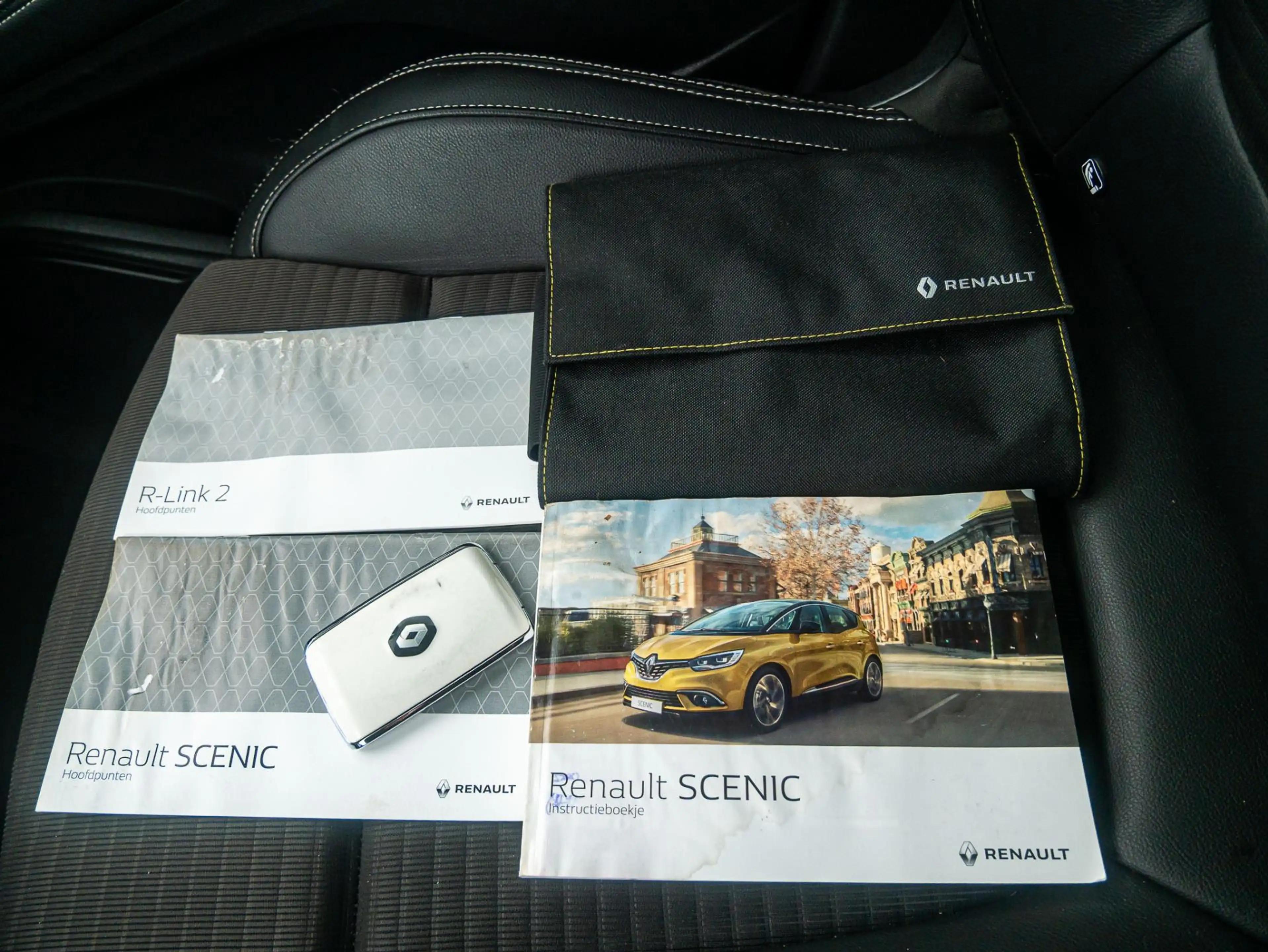 Renault Scenic 1.2 TCe Intens Camera/Half-leder/Trekhaak — photo 35