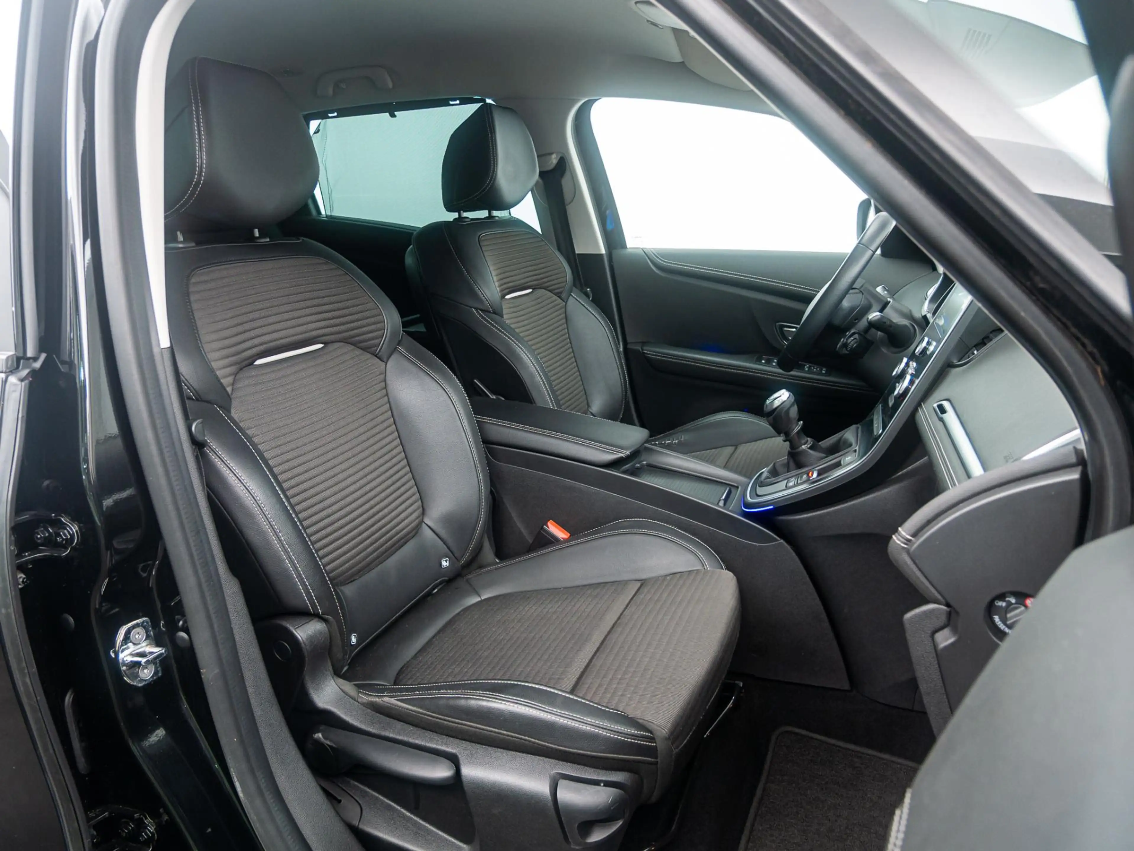 Renault Scenic 1.2 TCe Intens Camera/Half-leder/Trekhaak — photo 9