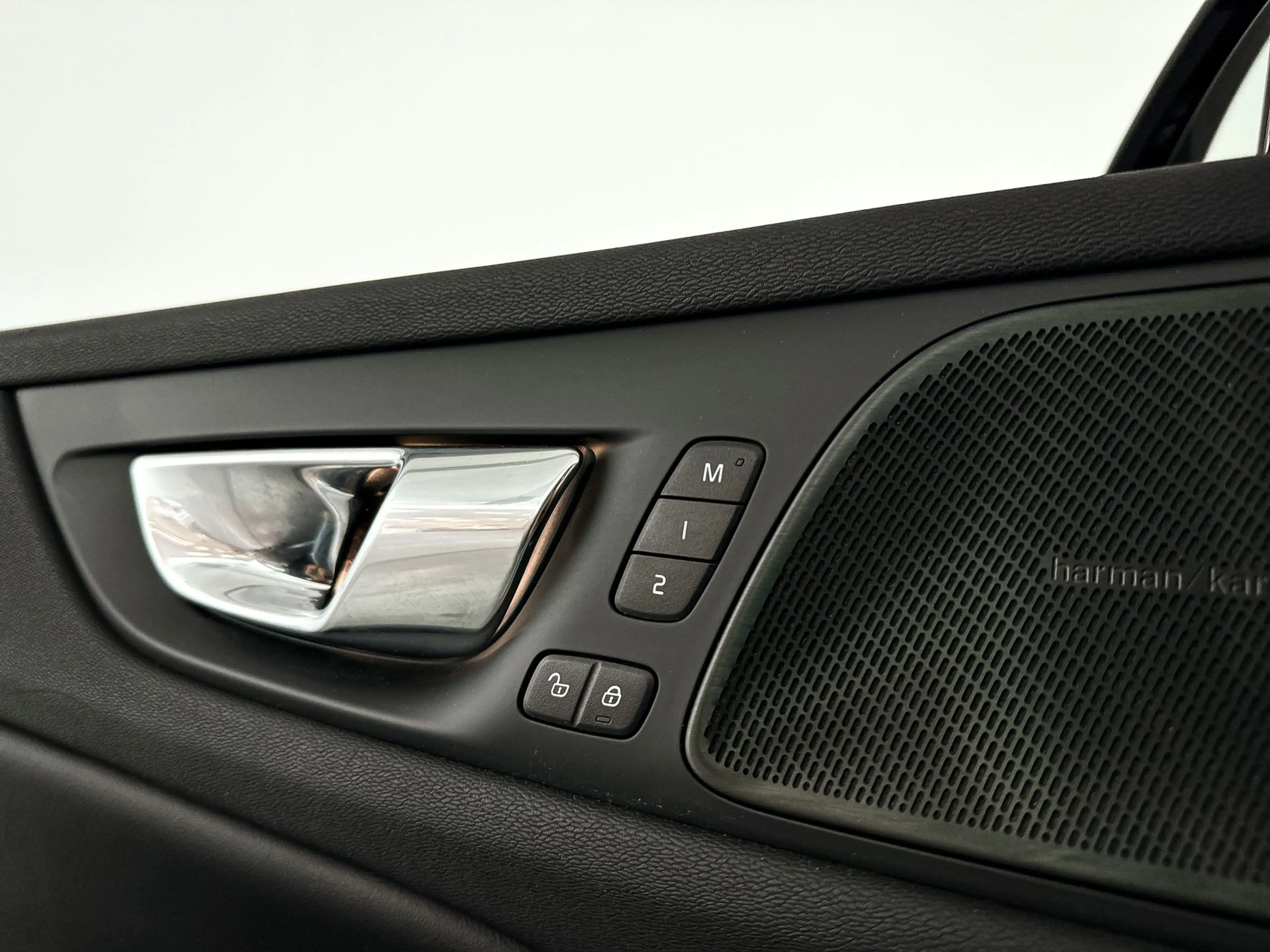 Volvo S60 T6 AWD Twin Engine R-Design | Panoramadak | 360° c — photo 8