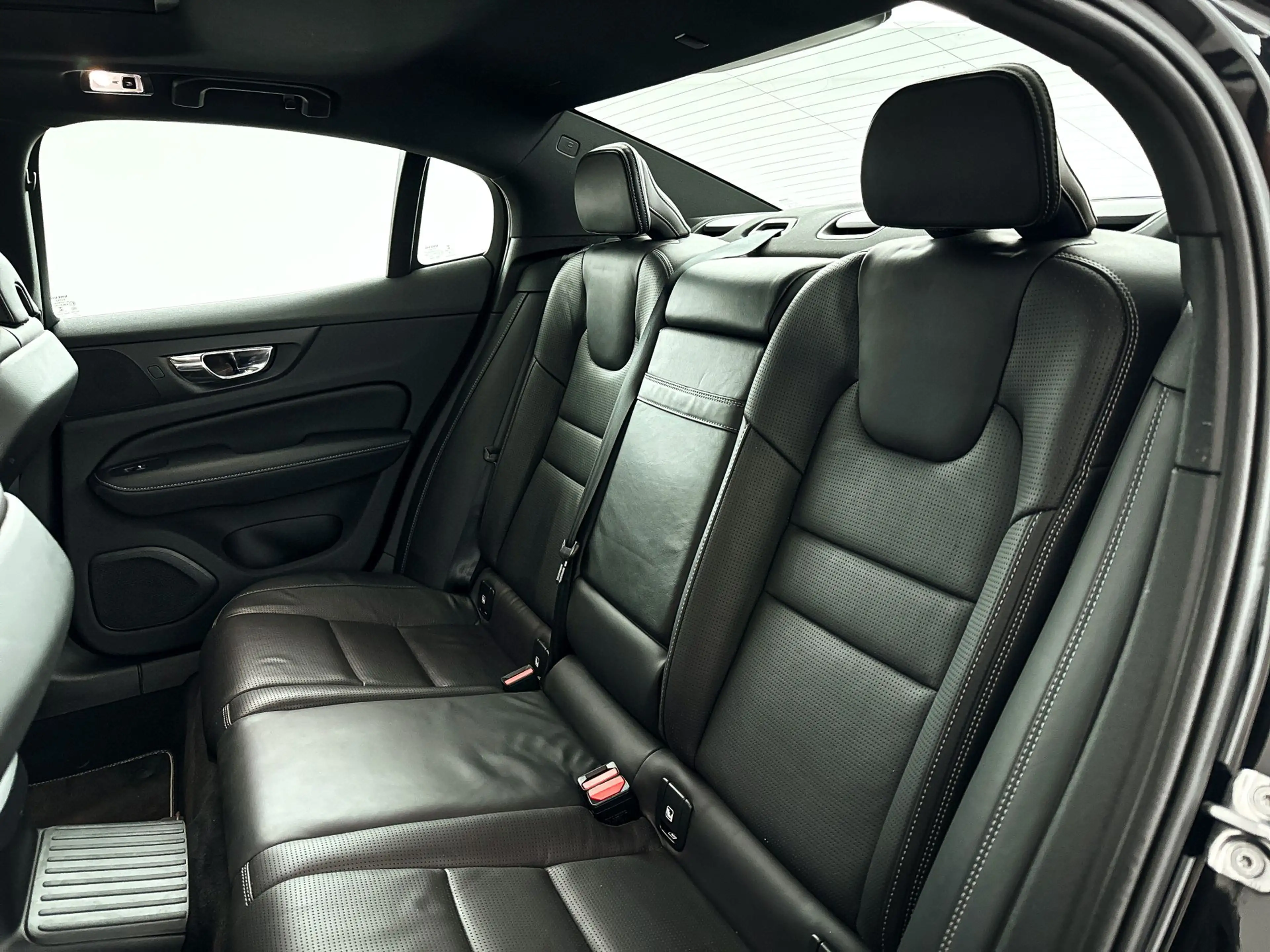 Volvo S60 T6 AWD Twin Engine R-Design | Panoramadak | 360° c — photo 13