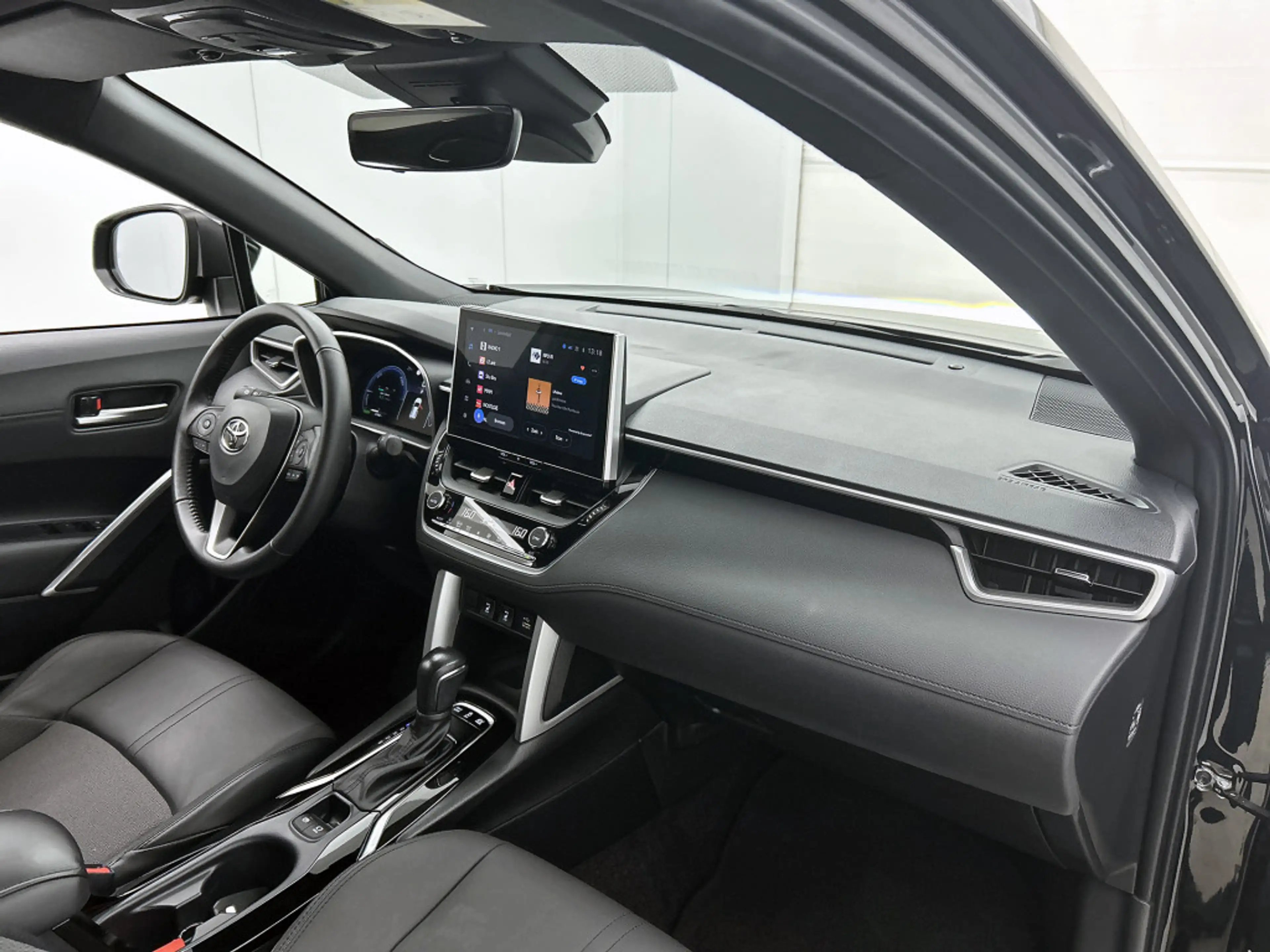 Toyota Corolla Cross 2.0 High Power Hybrid First Edition | Stoelverwarm — photo 5