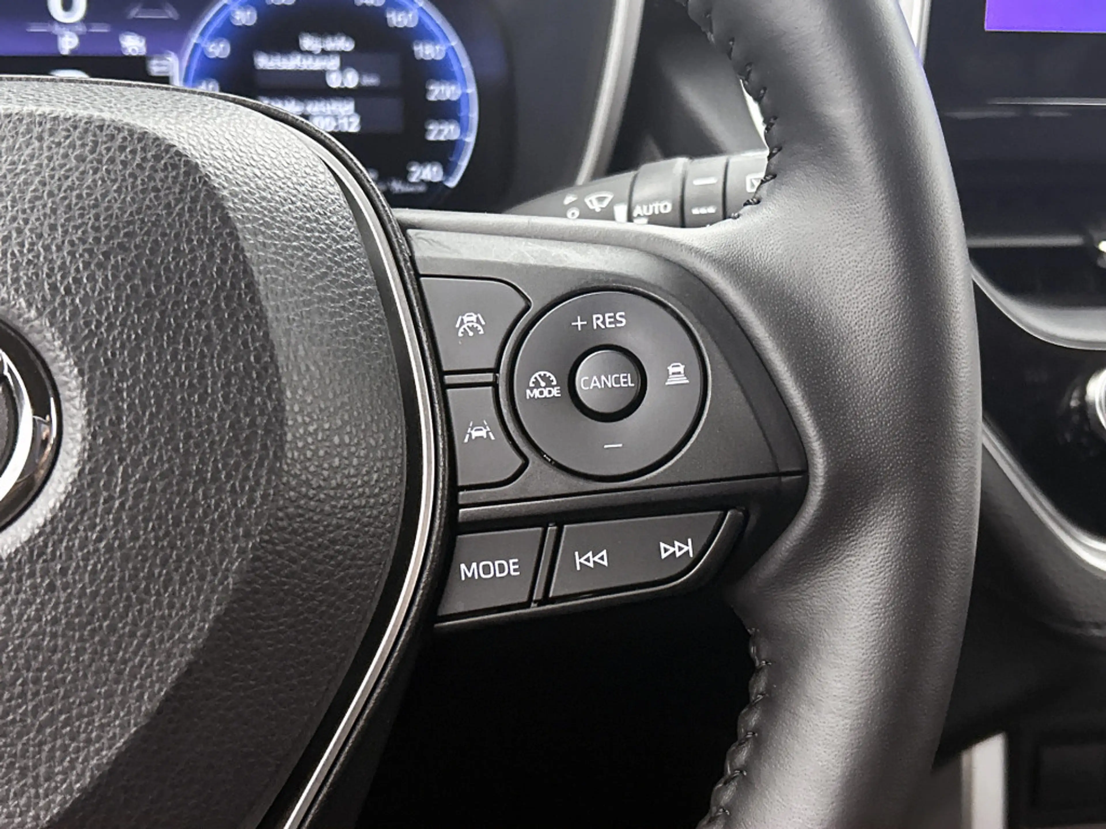Toyota Corolla Cross 2.0 High Power Hybrid First Edition | Stoelverwarm — photo 15