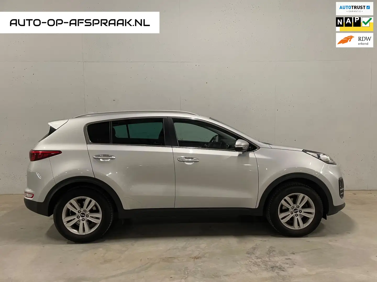 Kia Sportage 1.6 GDI First Edition Navi ACC Camera Airco Trekh. Grijs - 1