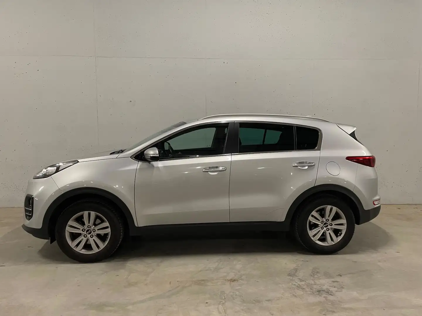 Kia Sportage 1.6 GDI First Edition Navi ACC Camera Airco Trekh. Grijs - 2