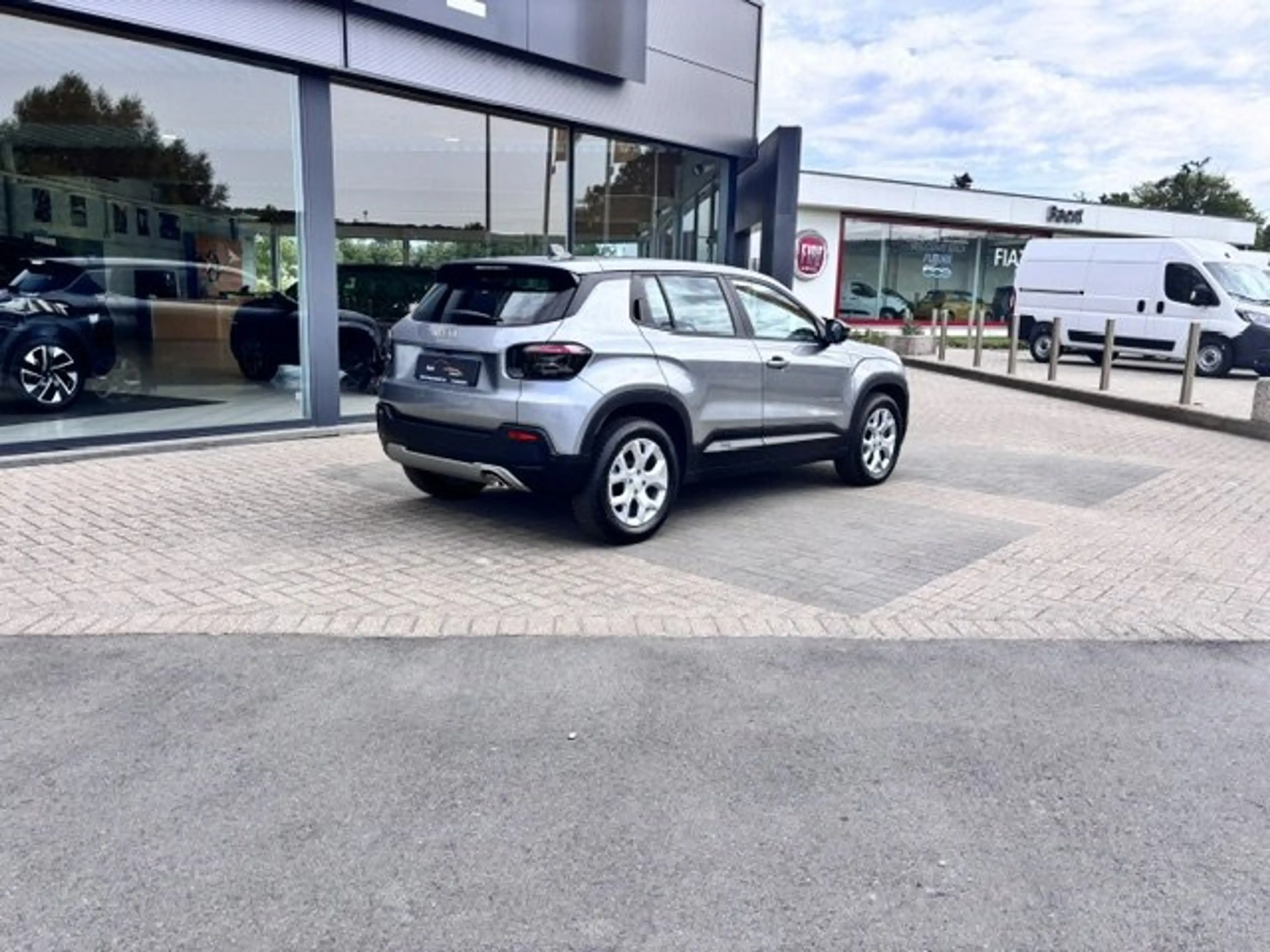Jeep Avenger Altitude 100PK/GPS/CAMERA/Carplay — photo 6