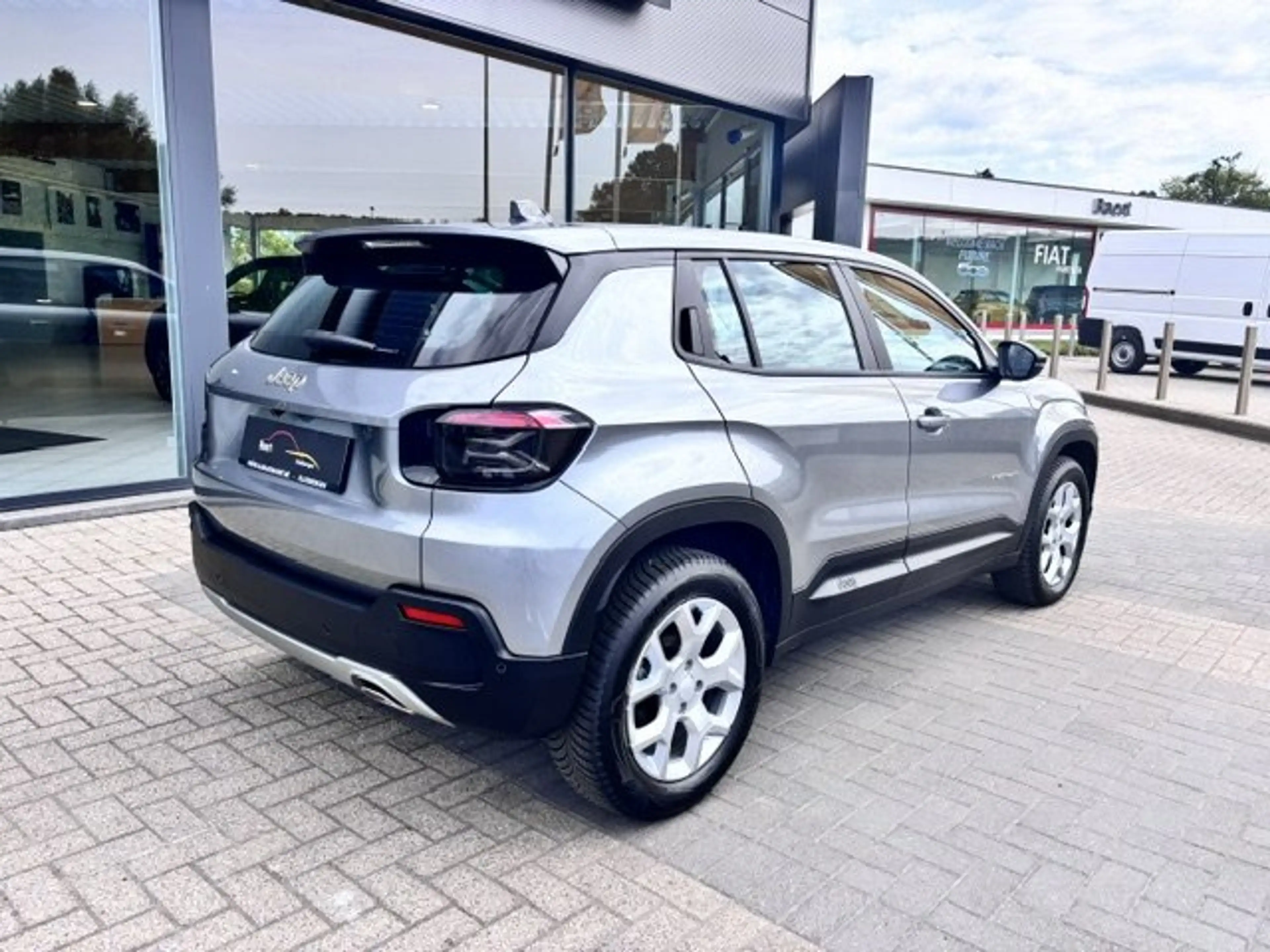 Jeep Avenger Altitude 100PK/GPS/CAMERA/Carplay — photo 2