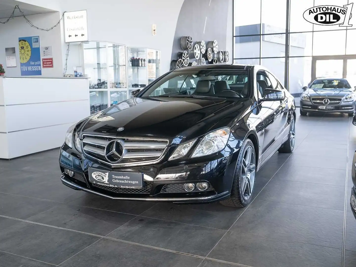 Mercedes-Benz E 200 Coupe *PANO*LED*AMG-RÄDER*SCHECKHEFT* Negro - 2