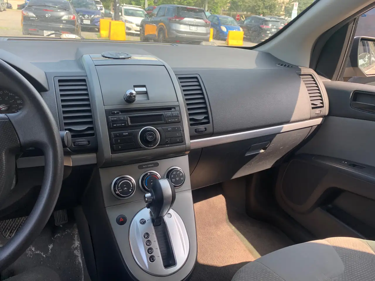 Nissan Sentra снимка Nissan Sentra