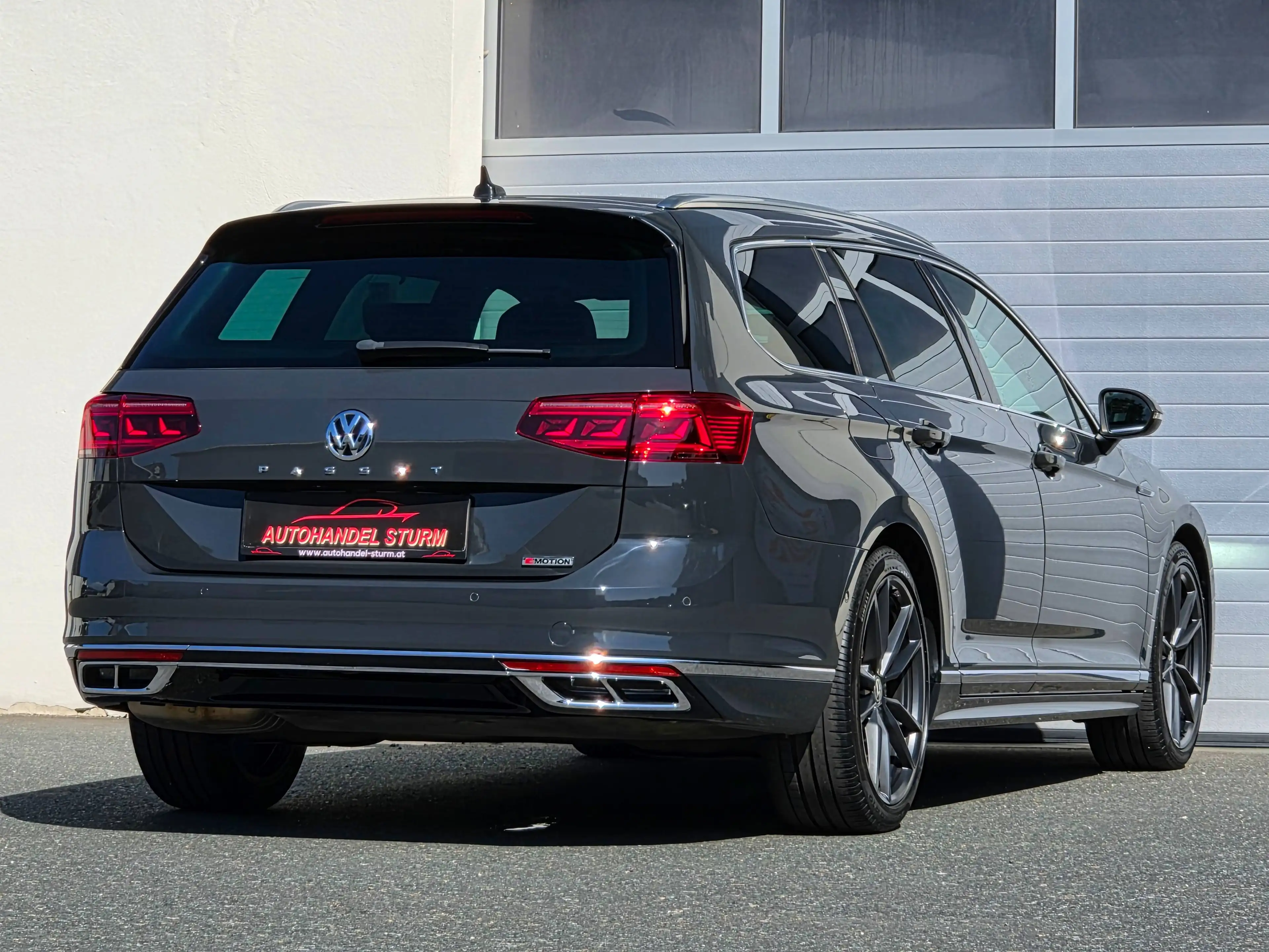 Volkswagen Passat Variant R-line 2,0 SCR TDI 4Motion DSG *Virtual*IQ.Light*AHK* — photo 12