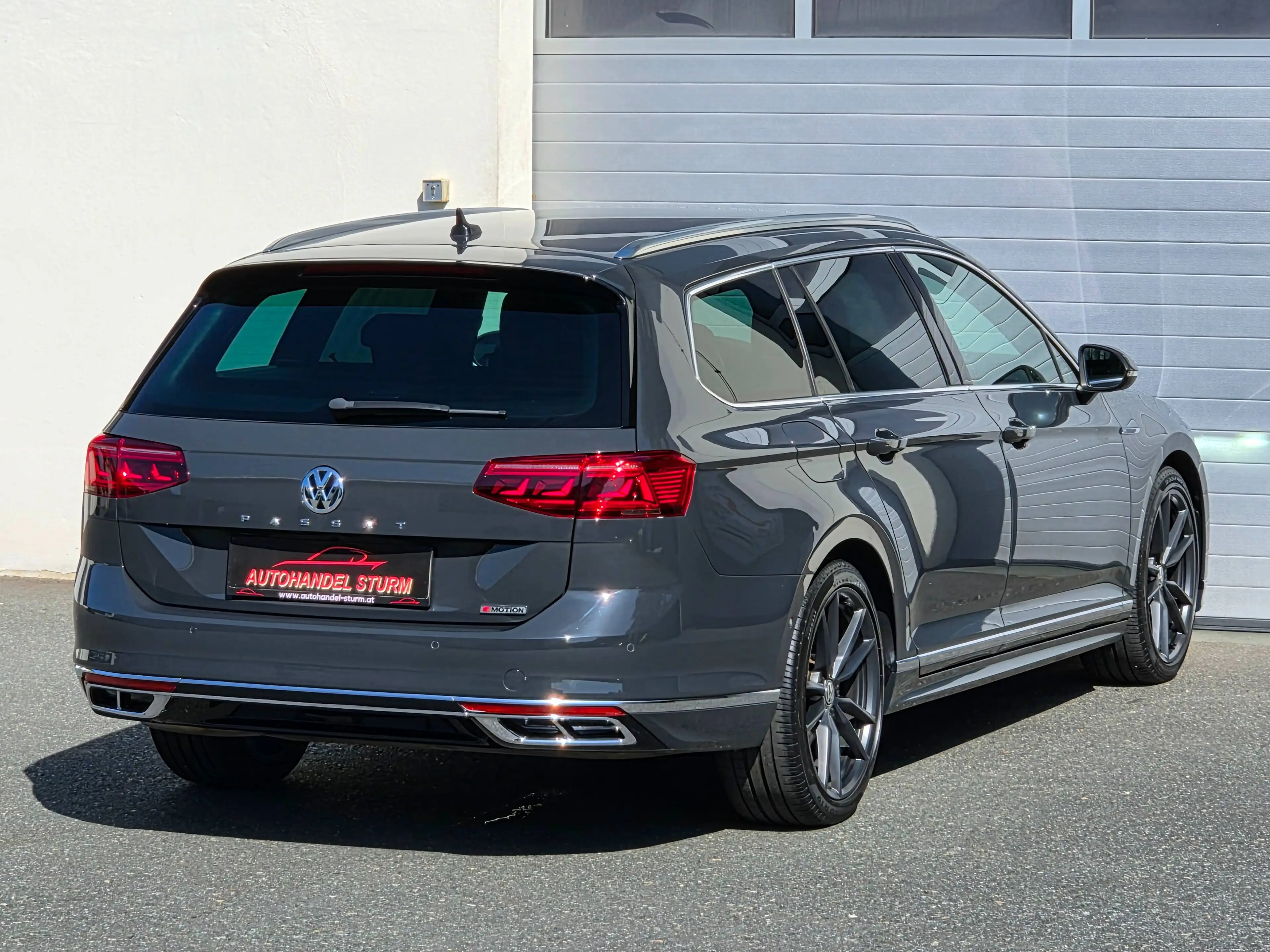 Volkswagen Passat Variant R-line 2,0 SCR TDI 4Motion DSG *Virtual*IQ.Light*AHK* — photo 9