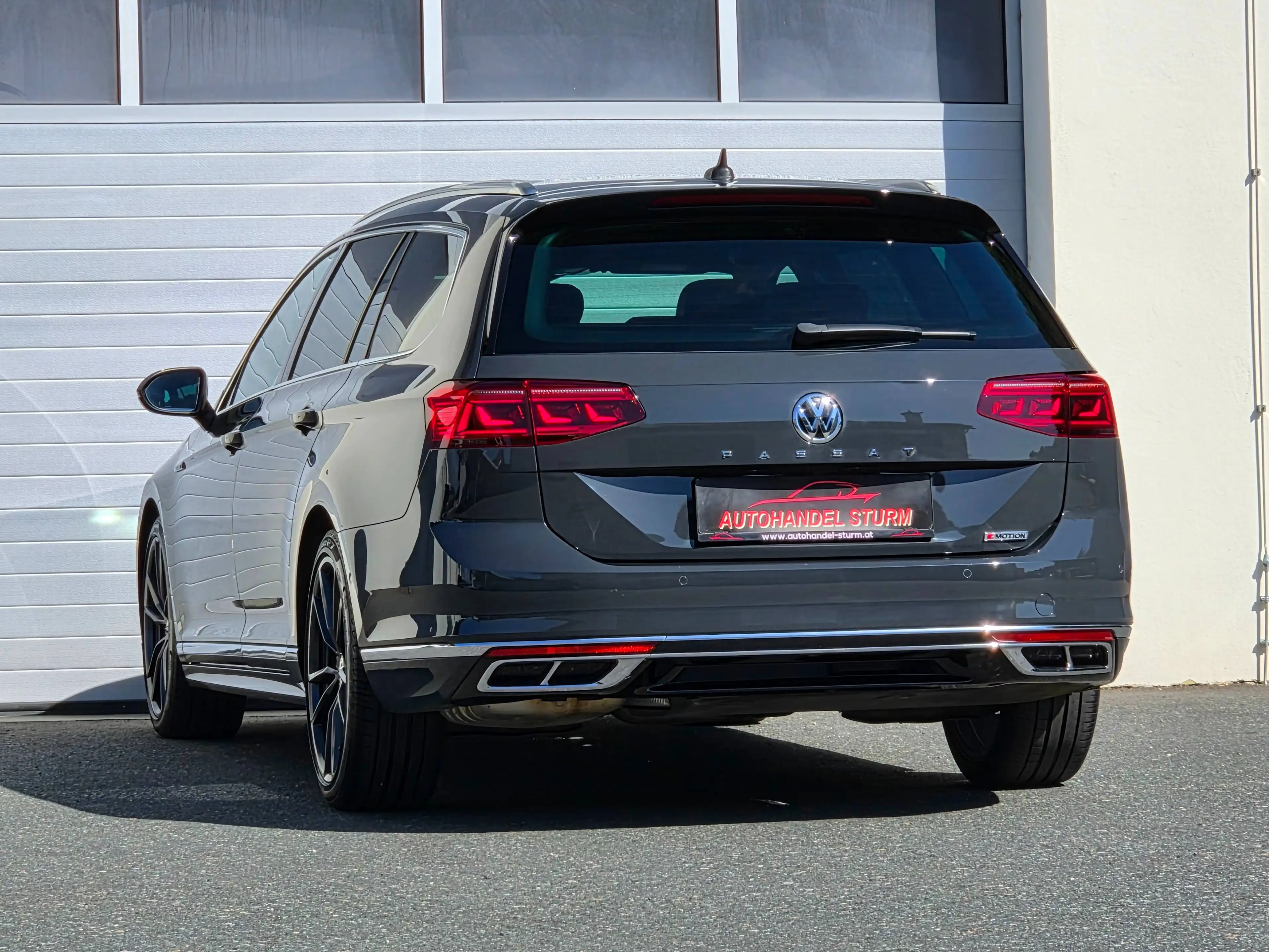 Volkswagen Passat Variant R-line 2,0 SCR TDI 4Motion DSG *Virtual*IQ.Light*AHK* — photo 10