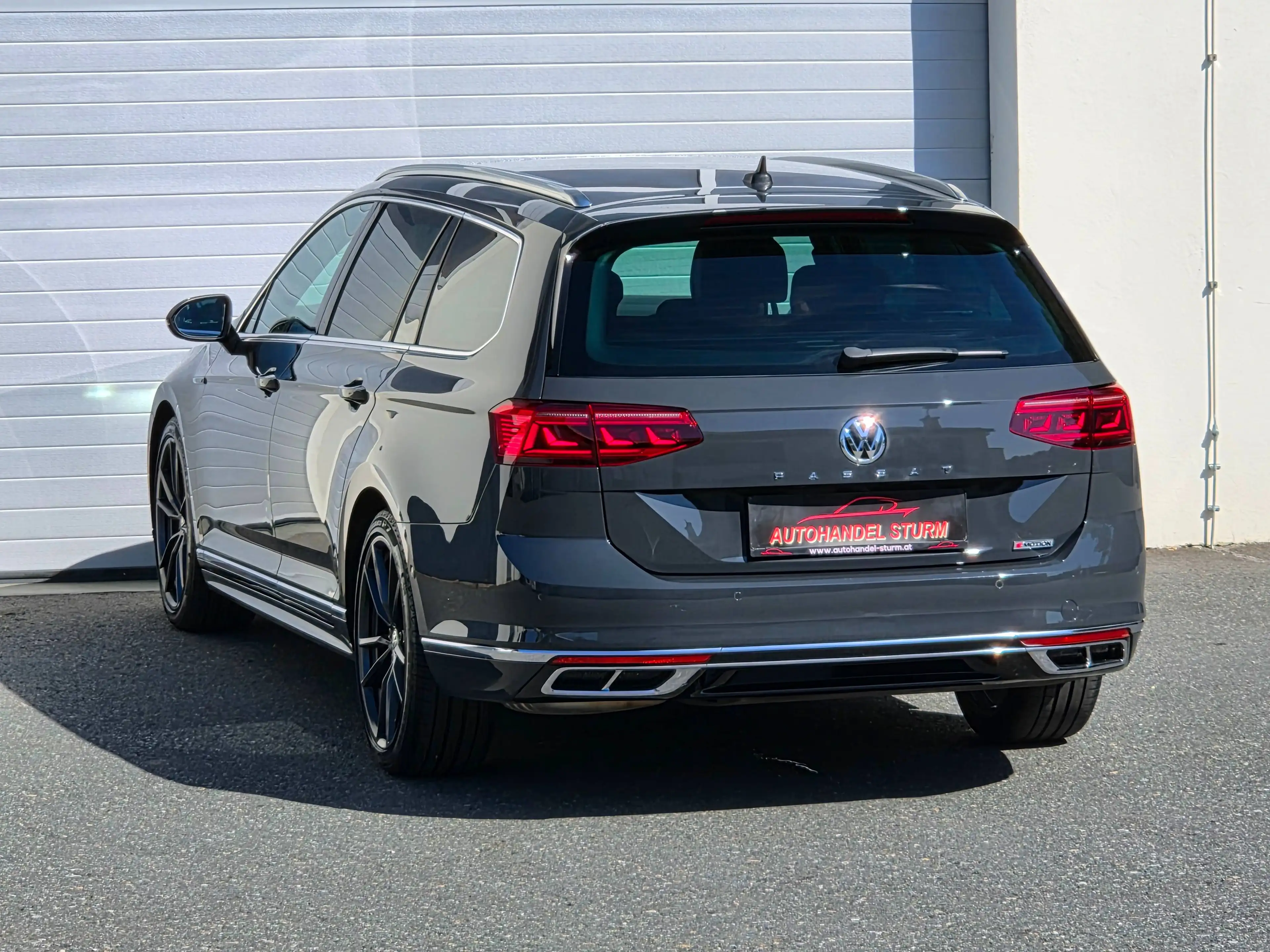 Volkswagen Passat Variant R-line 2,0 SCR TDI 4Motion DSG *Virtual*IQ.Light*AHK* — photo 11
