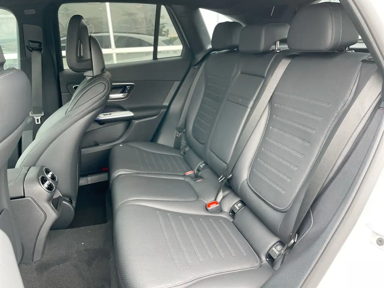Mercedes-Benz GLC снимка Mercedes-Benz GLC