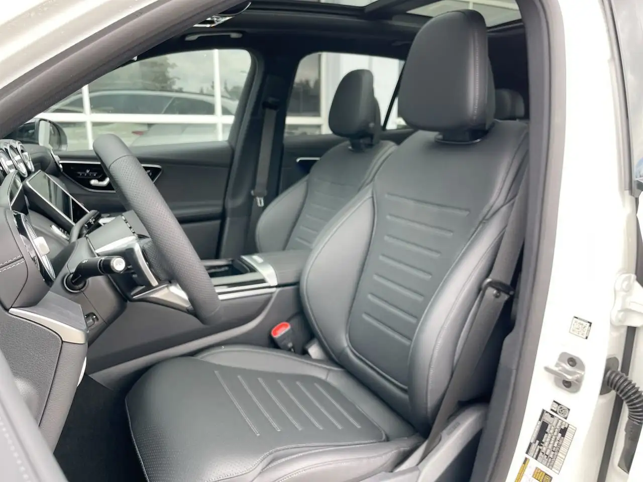 Mercedes-Benz GLC снимка Mercedes-Benz GLC