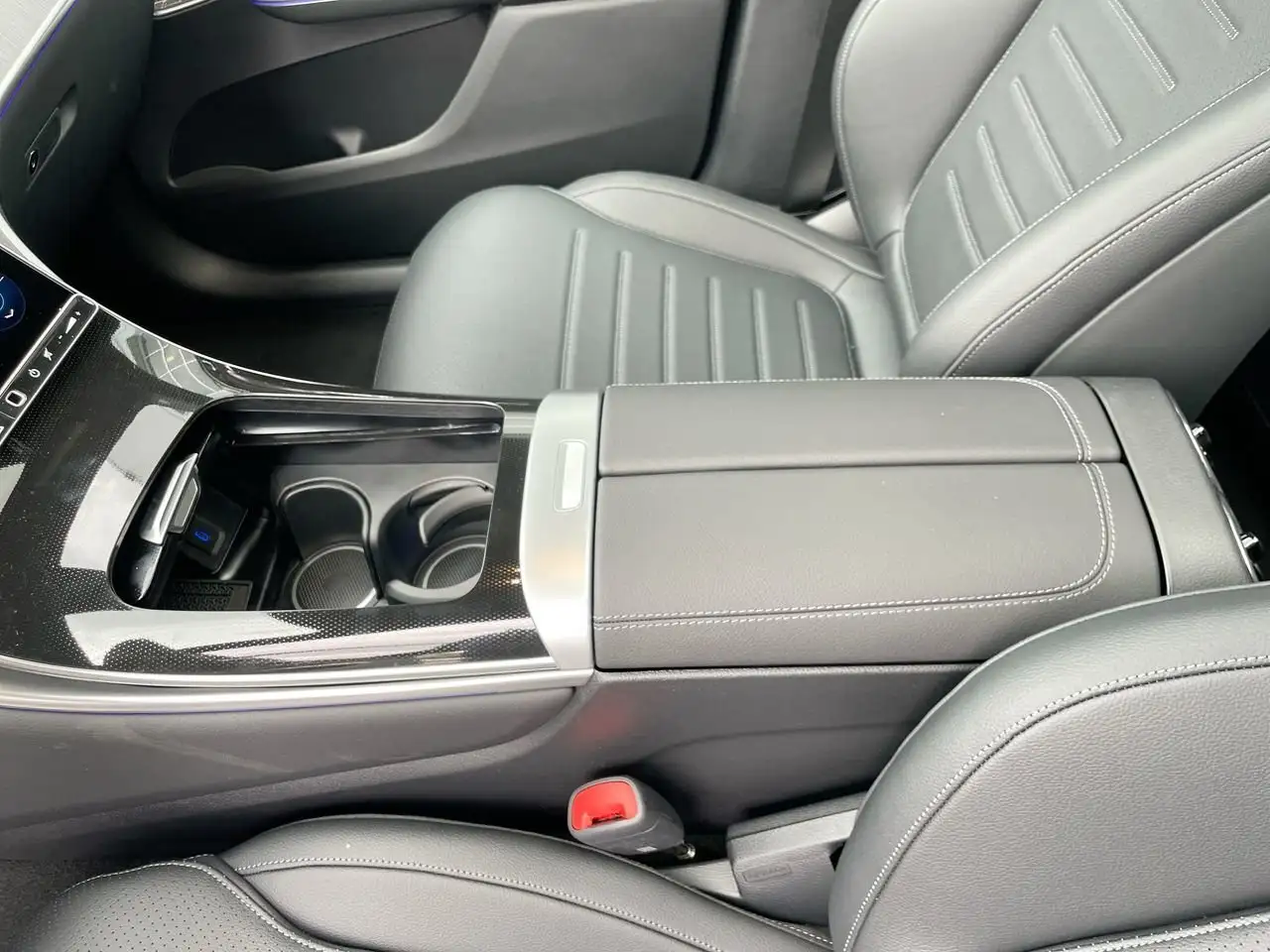 Mercedes-Benz GLC снимка Mercedes-Benz GLC