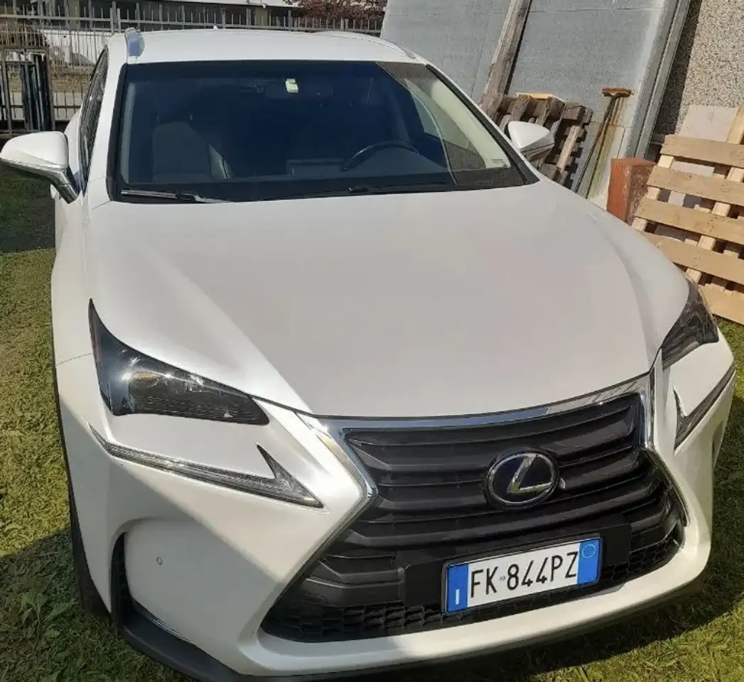 Lexus NX 300h
