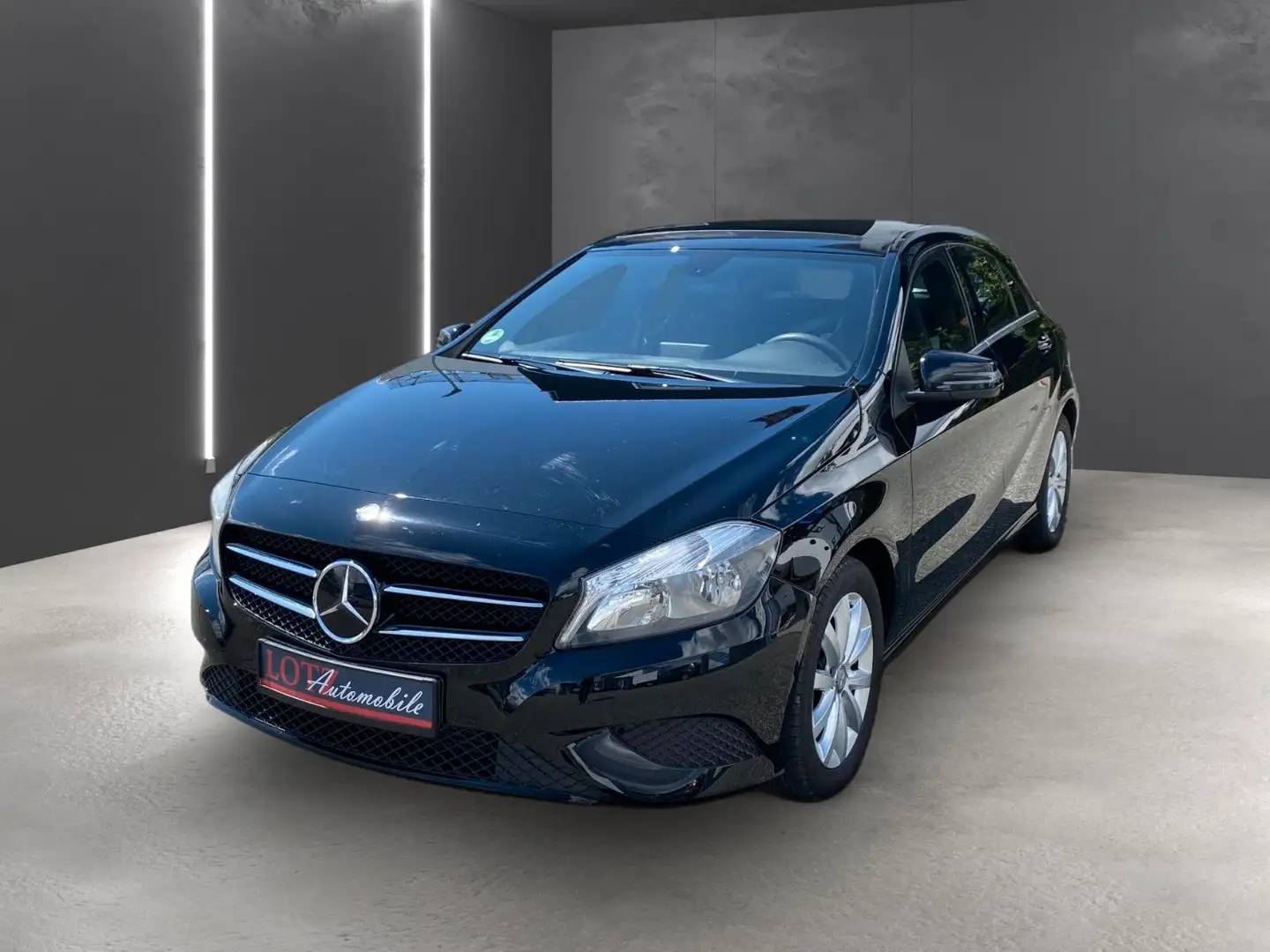 Mercedes-Benz A 180 A -Klasse A 180 BlueEfficiency Noir - 1