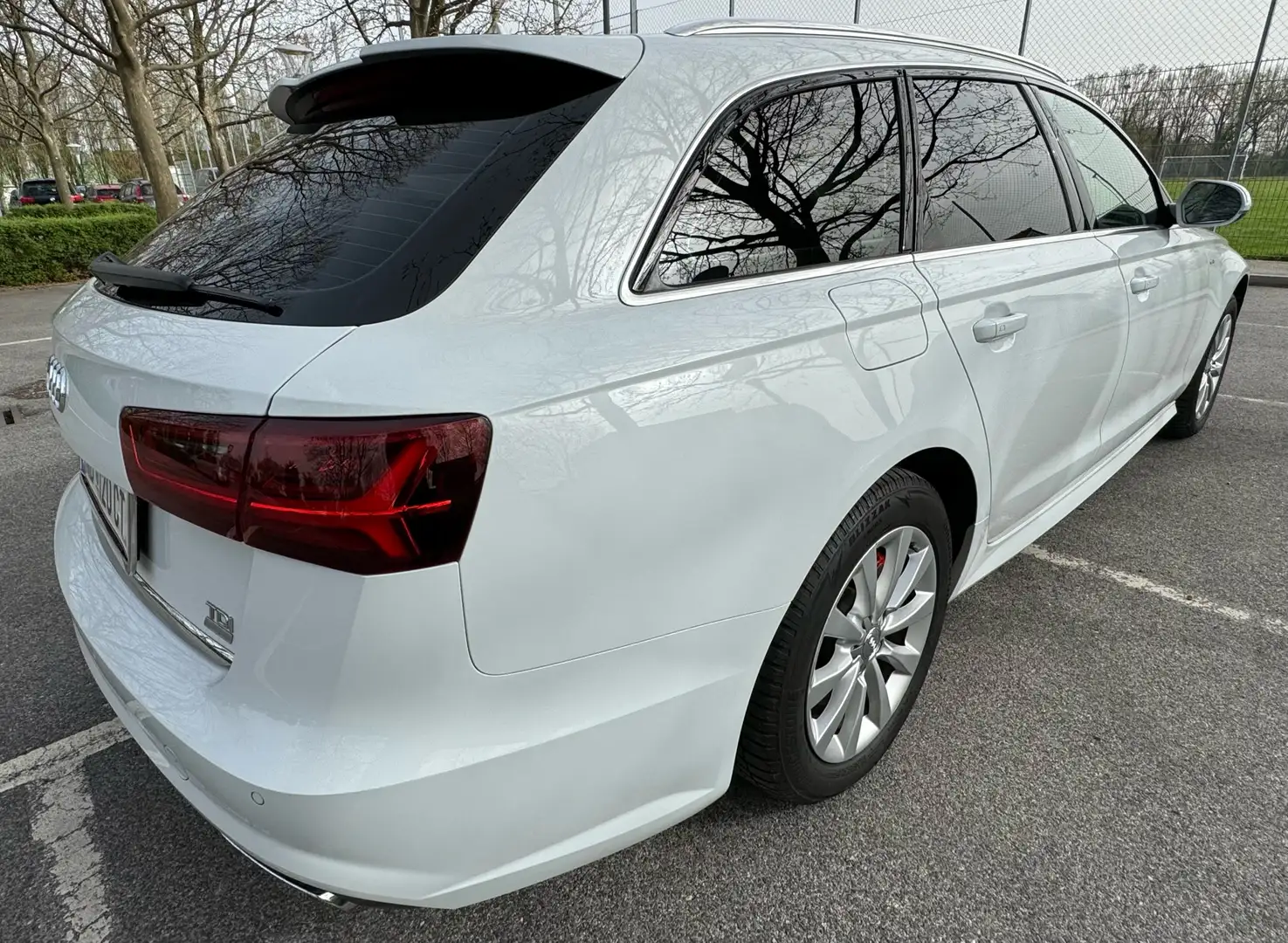 Audi A6 A6 Avant 2,0 TDI ultra S-tronic S-Line Weiß - 2