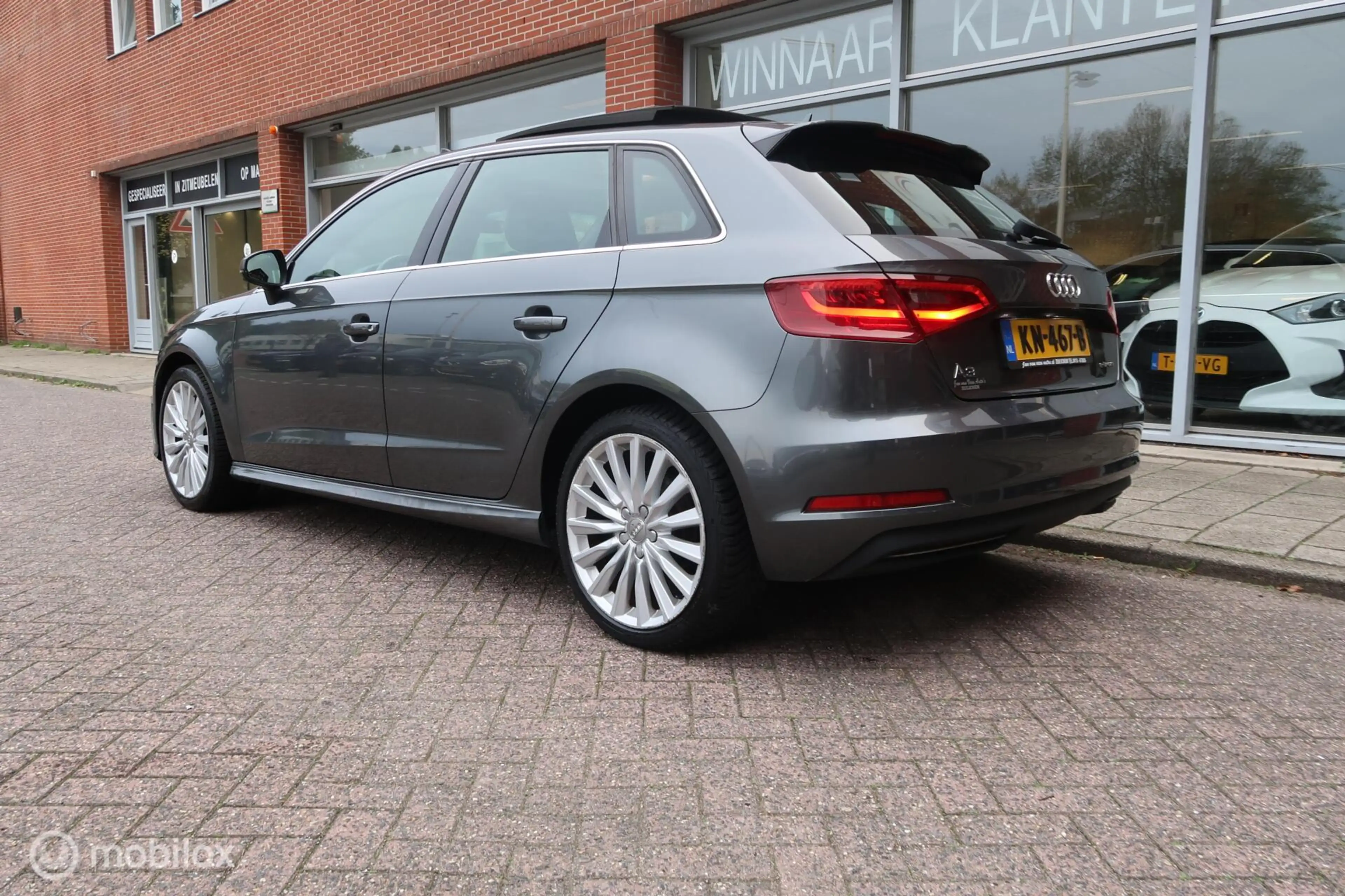Audi A3 Sportback 1.4 e-tron PHEV S-Line Pano Navi — photo 7
