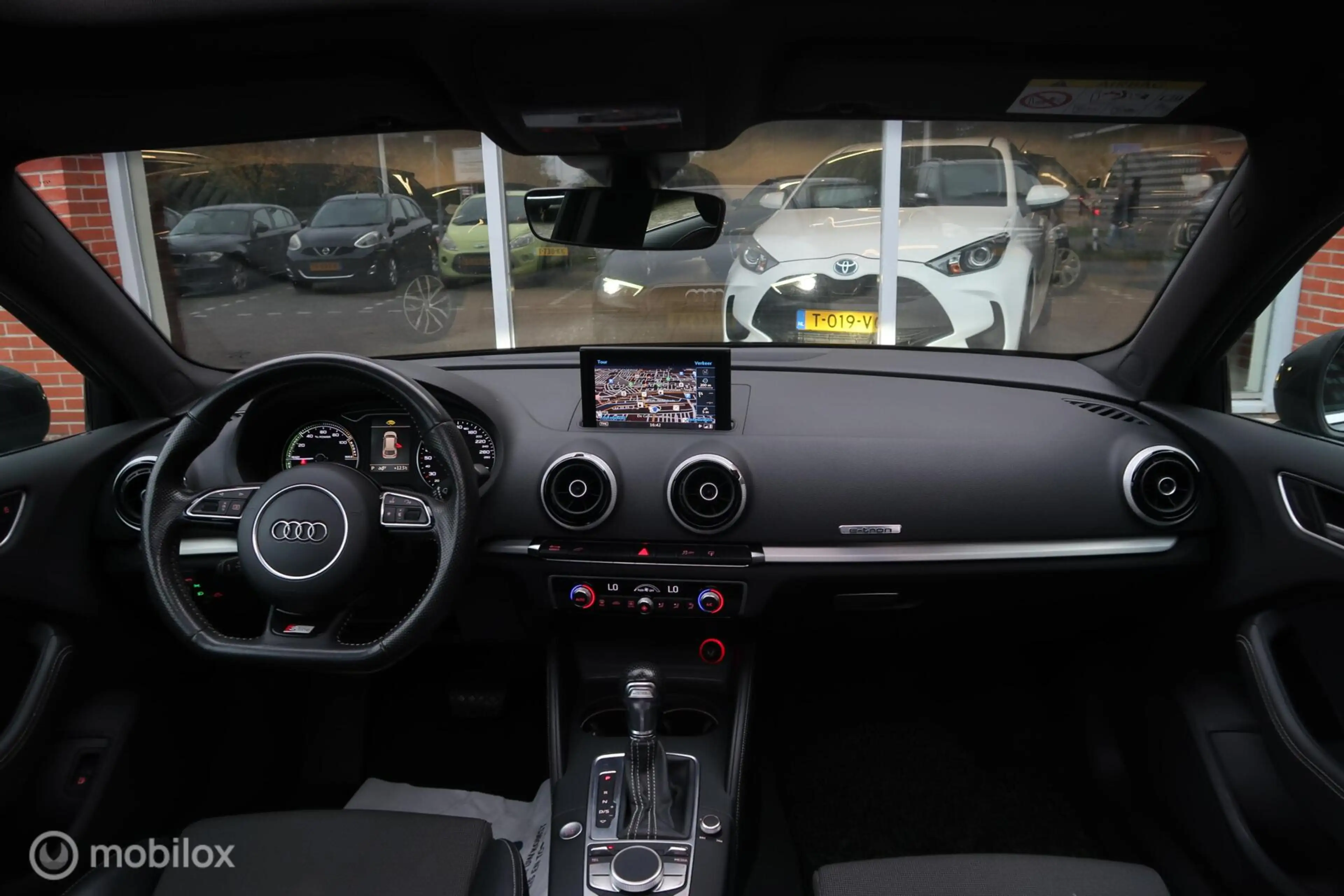 Audi A3 Sportback 1.4 e-tron PHEV S-Line Pano Navi — photo 10