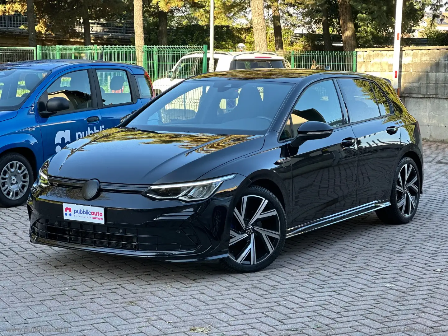 Volkswagen Golf 2.0 TDI 150 CV DSG SCR R-Line Zwart - 1