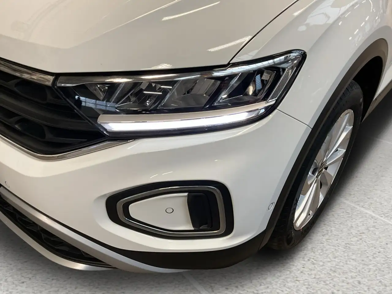 Volkswagen T-Roc Life+BVM+RearView+LED 17